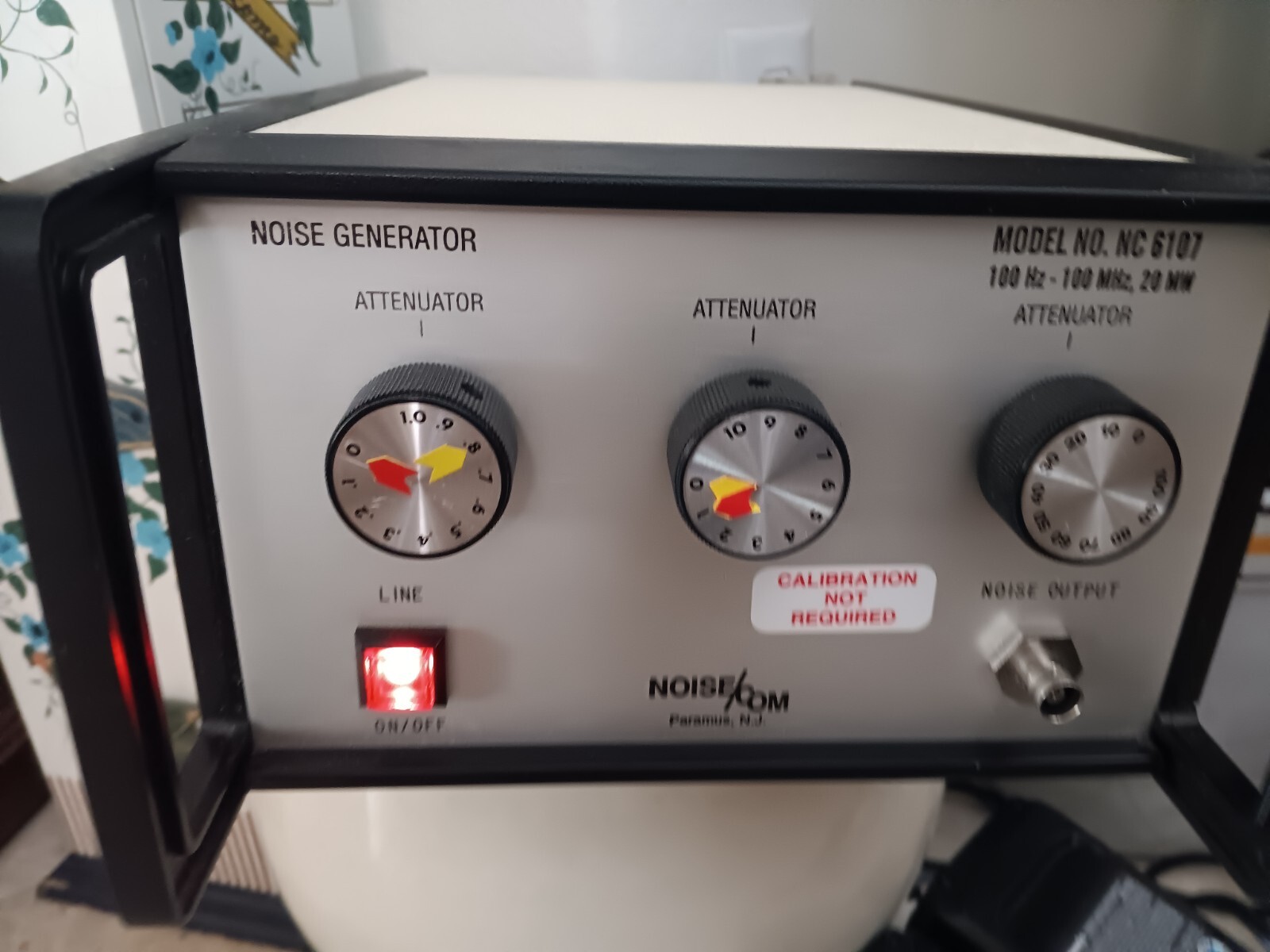 Noisecom NC6107 100Hz to 100MHz  20MW Noise Generator