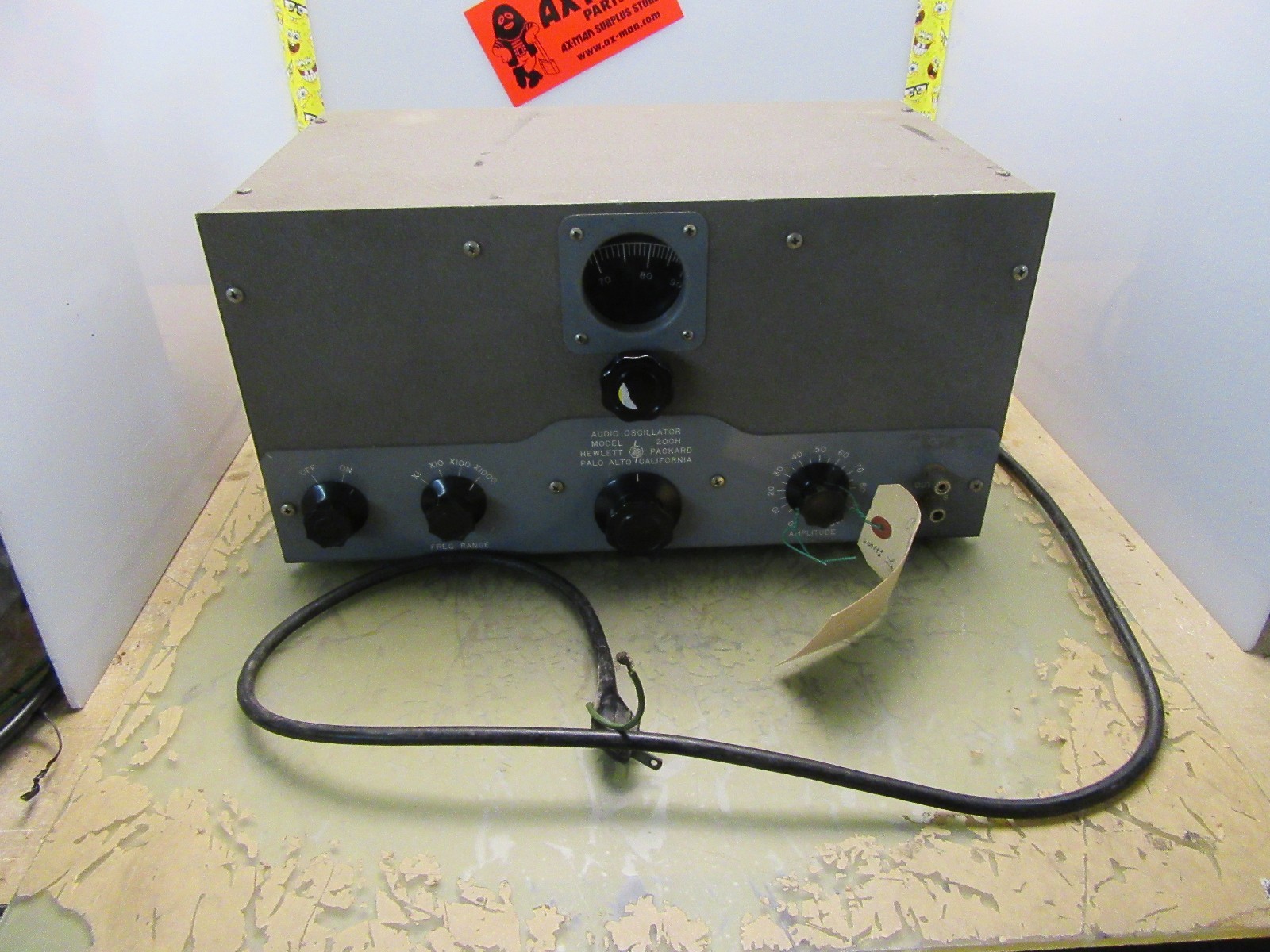 vintage HP model 200H audio oscillator [4*Q-23]