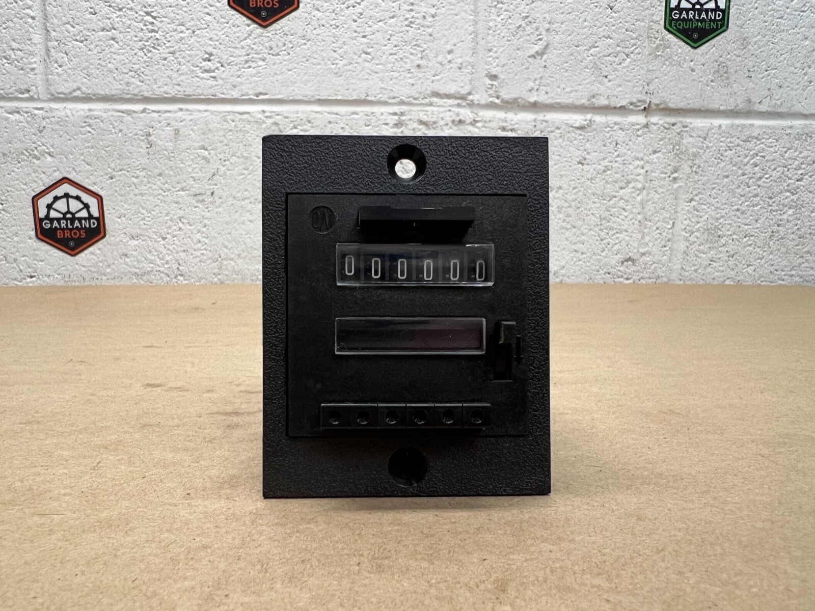 Barker Controls FE 422 489 2 110VAC Time/Counter Module