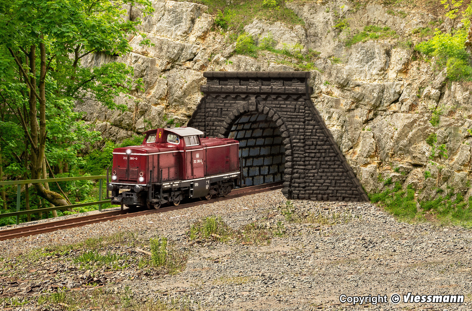 Single Track Tunnel Portals (pack of 2) Z Gauge Kibri 36900