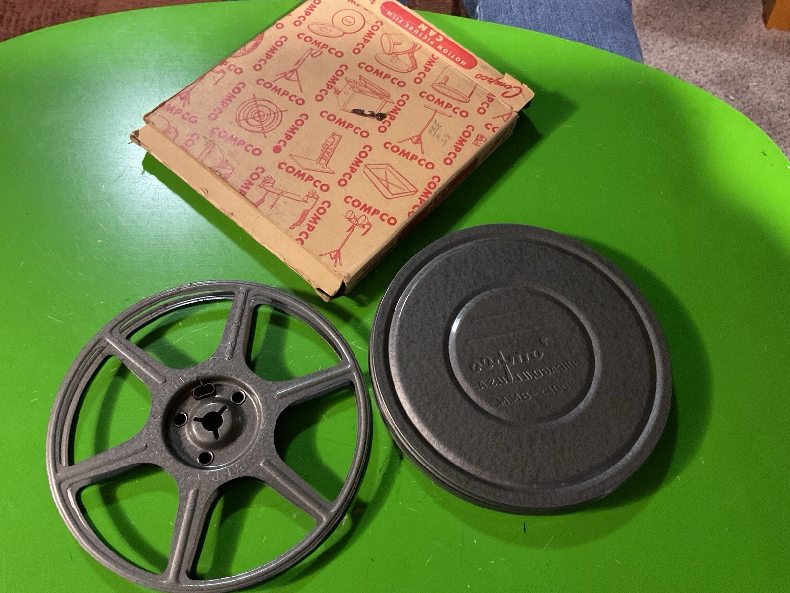 Vintage Compco Corp Can And 2 8mm Reels No 3c-114 In Orig Box