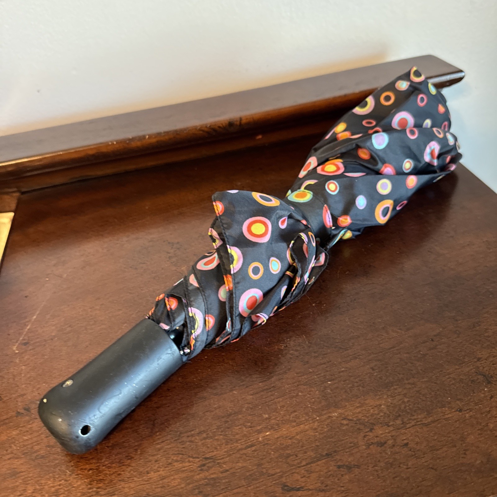 Clipper Mist by London Fog Stick Umbrella Multi Color Polk A Dots 100% Nylon