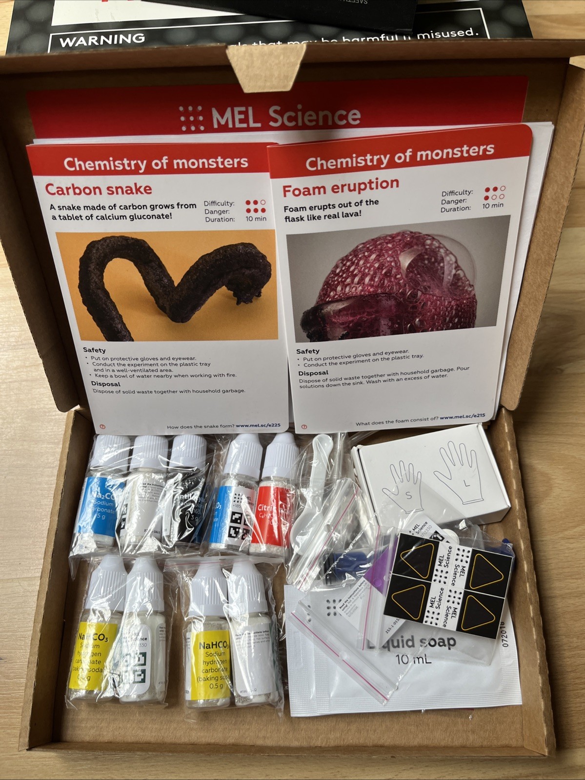 MEL Science Chemistry Science Starter Kit With 4 Experiment Kits Lot Tin VR Burn