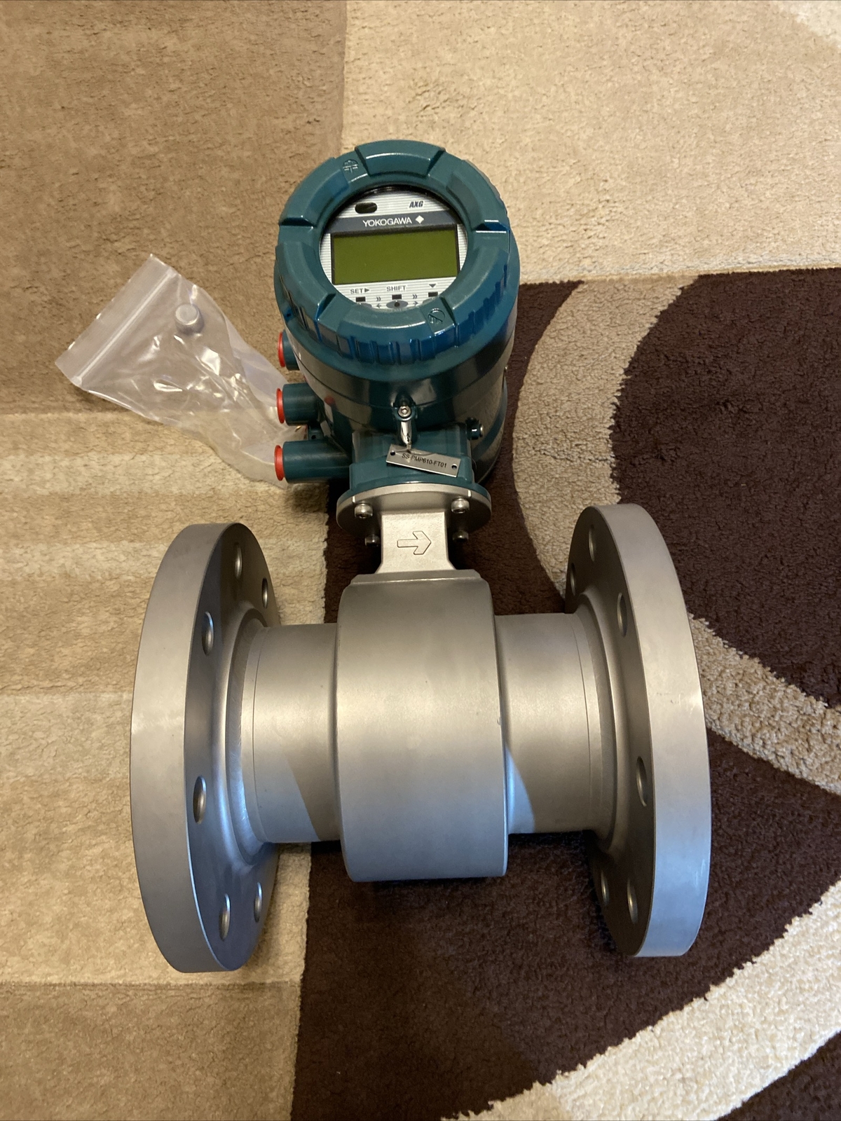 yokogawa flowmeter Axg100 GA000BA1AL212B-1JA11 New ADMAG