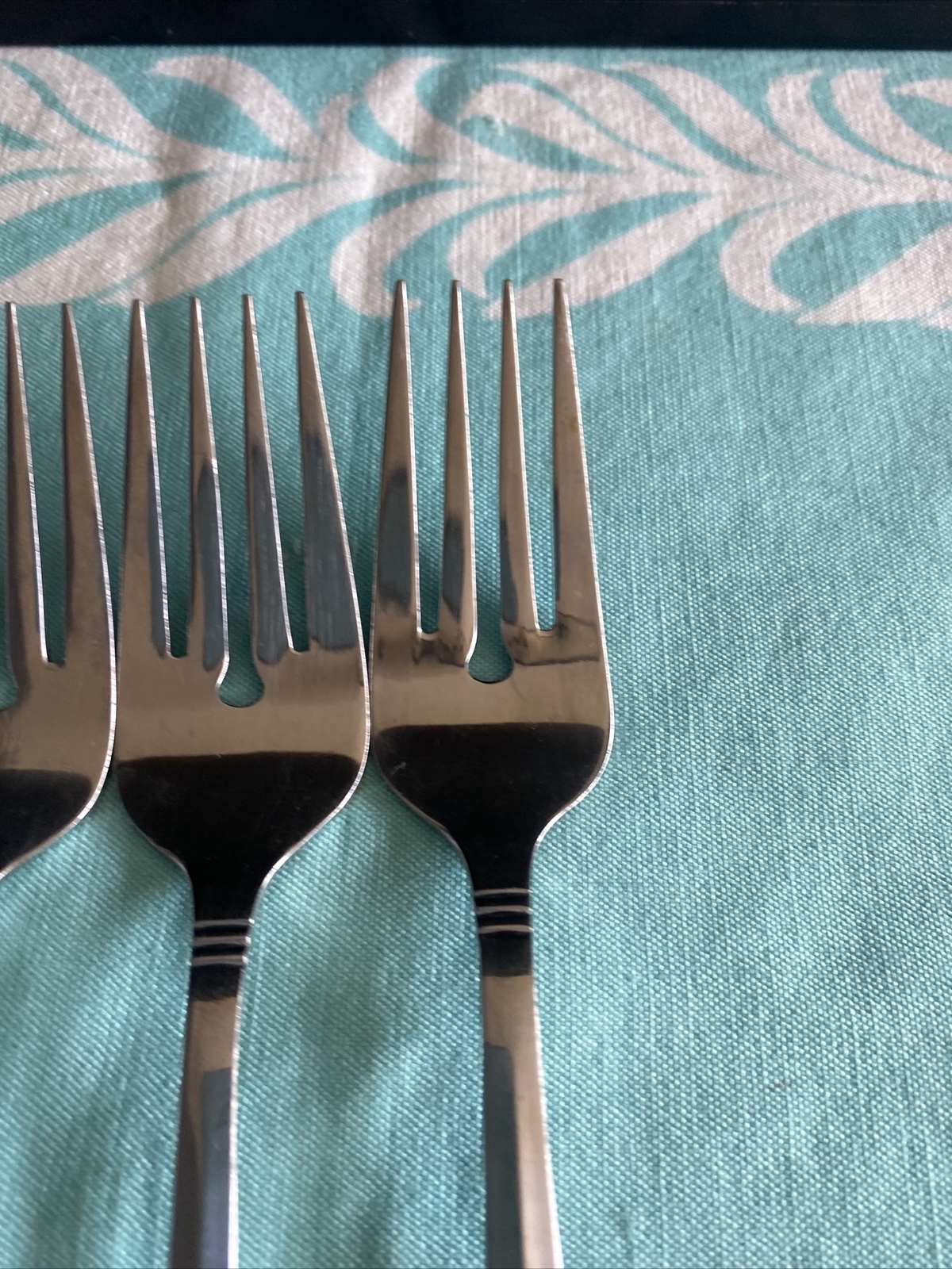 4 Pcs Rogers Co Country Shell Salad Forks Stainless Flatware