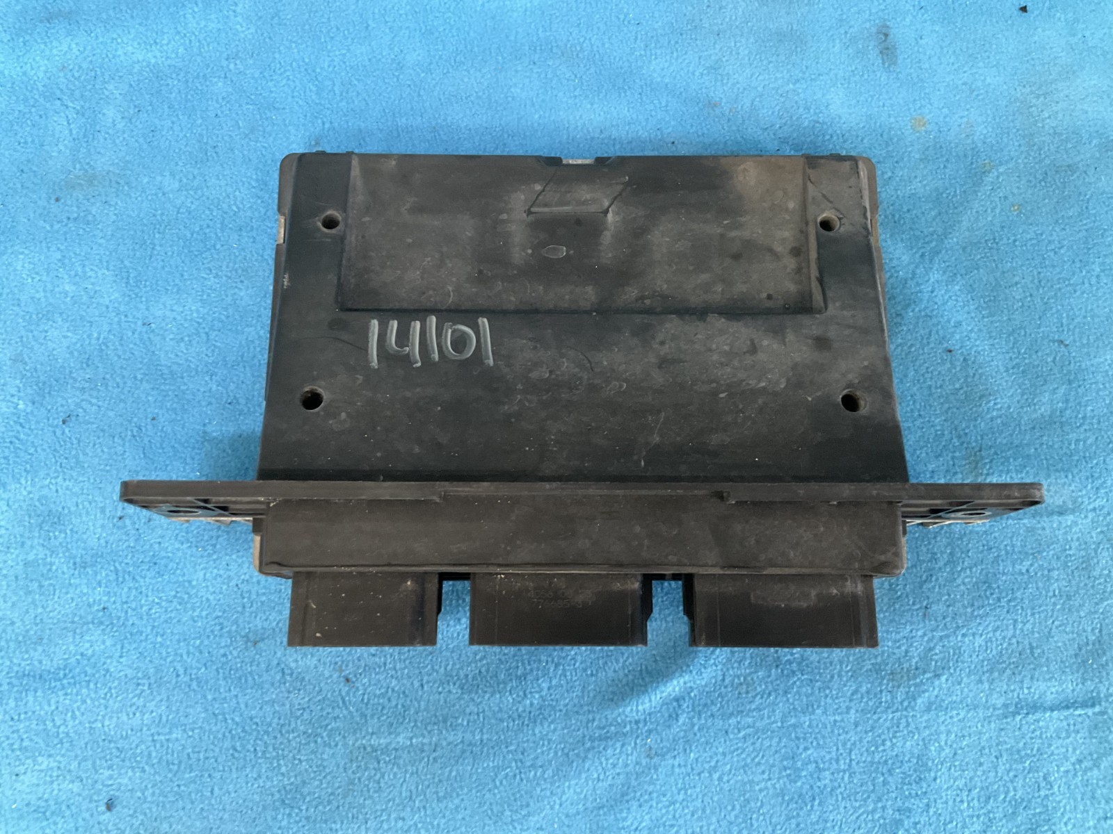 2013-2014 Ford Mustang GT Engine Control Module Unit ECM ECU DR3A-12A650-NE OEM