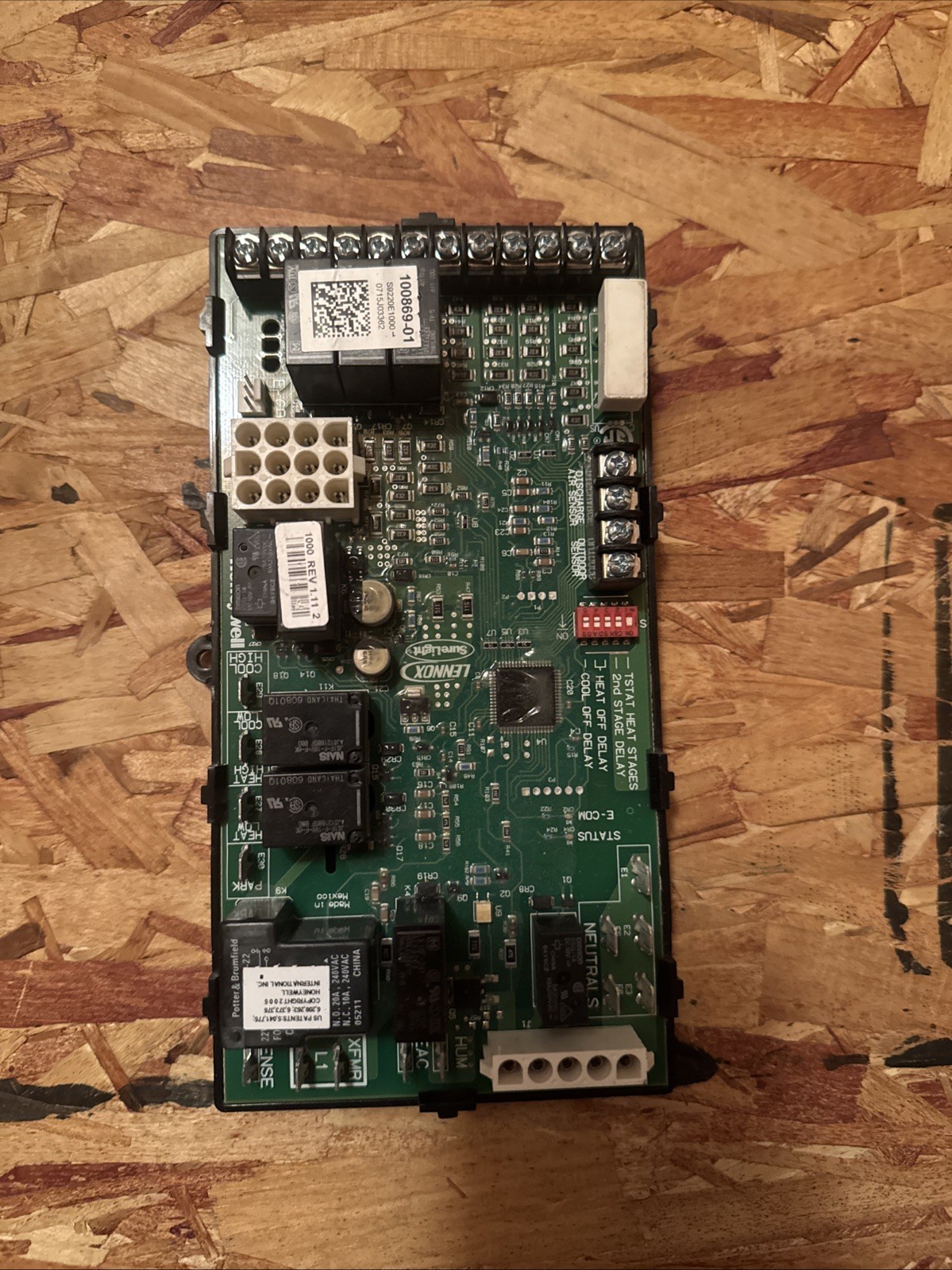 Lennox Surge light 100869-01 Control Board S9220E10000 Item#21