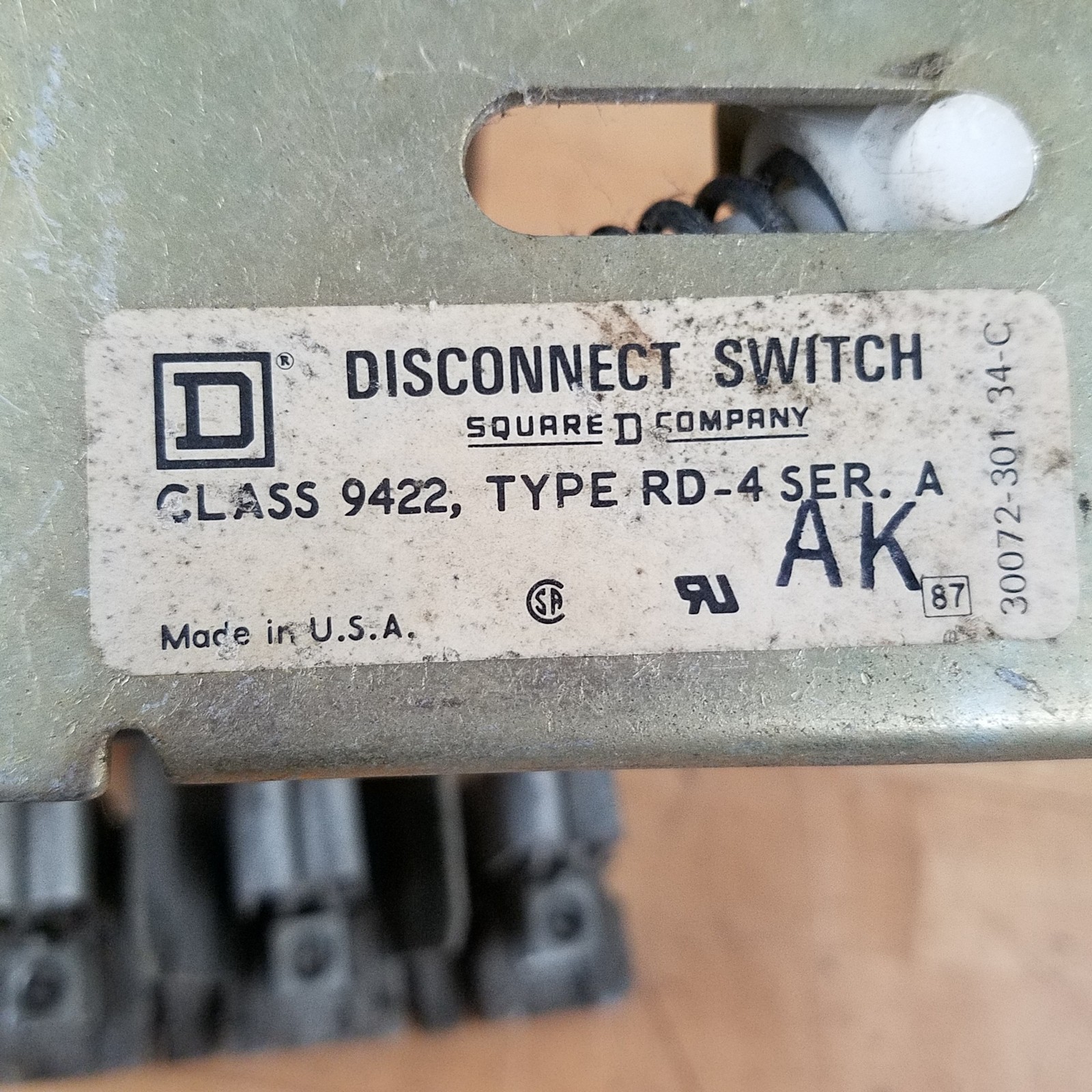 Square D 9422 RD-4 Series A Disconnect Switch, Class 9422, Type RD-4, 3 Pole