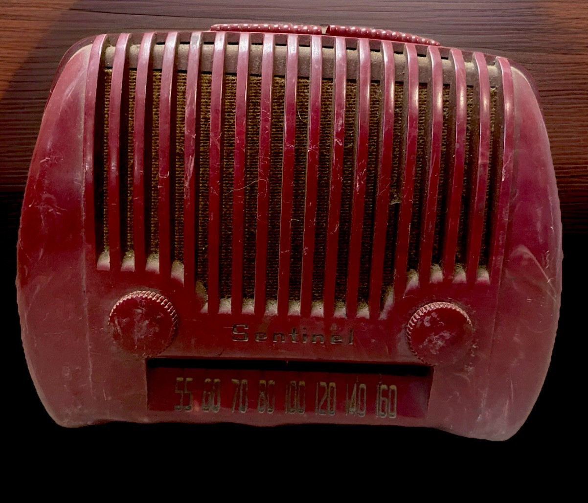 Vintage Art Deco Sentinel Portable Mini Tube Radio