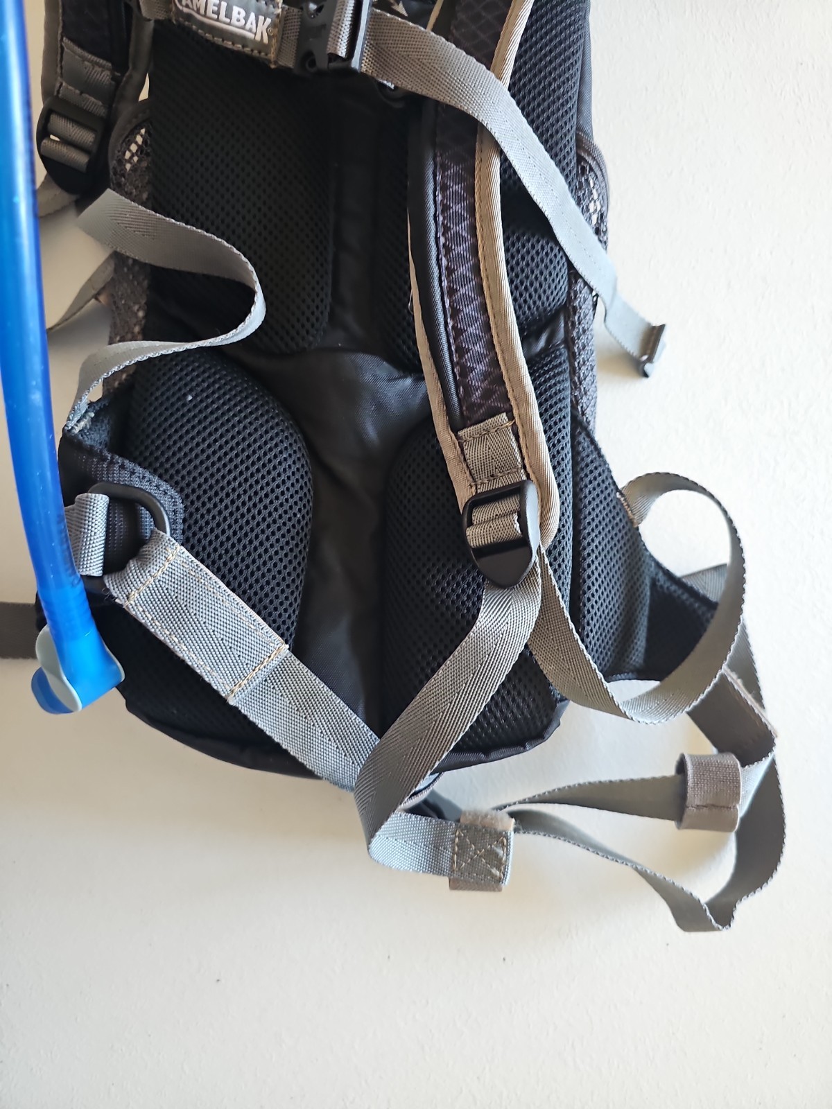 Camelbak LOBO Hydration Hiking Backpack Daypack + UNUSED Bladder | Cleaned