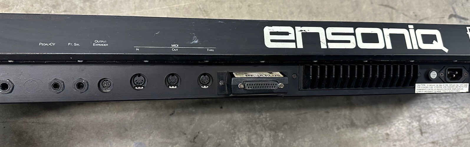 Ensoniq EPS-16 PLUS Sampling Keyboard 16 Bit Sampling 24 Bit Effects Black
