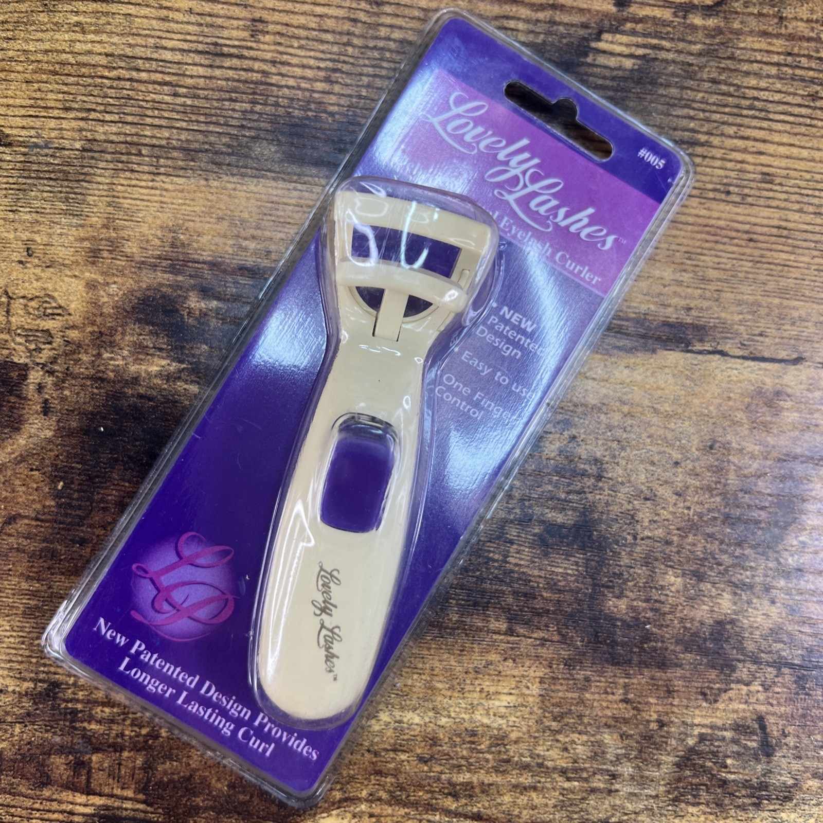 Lovely Lashes Vintage Heated Electric Eyelash Curler "AA" Battery Mini