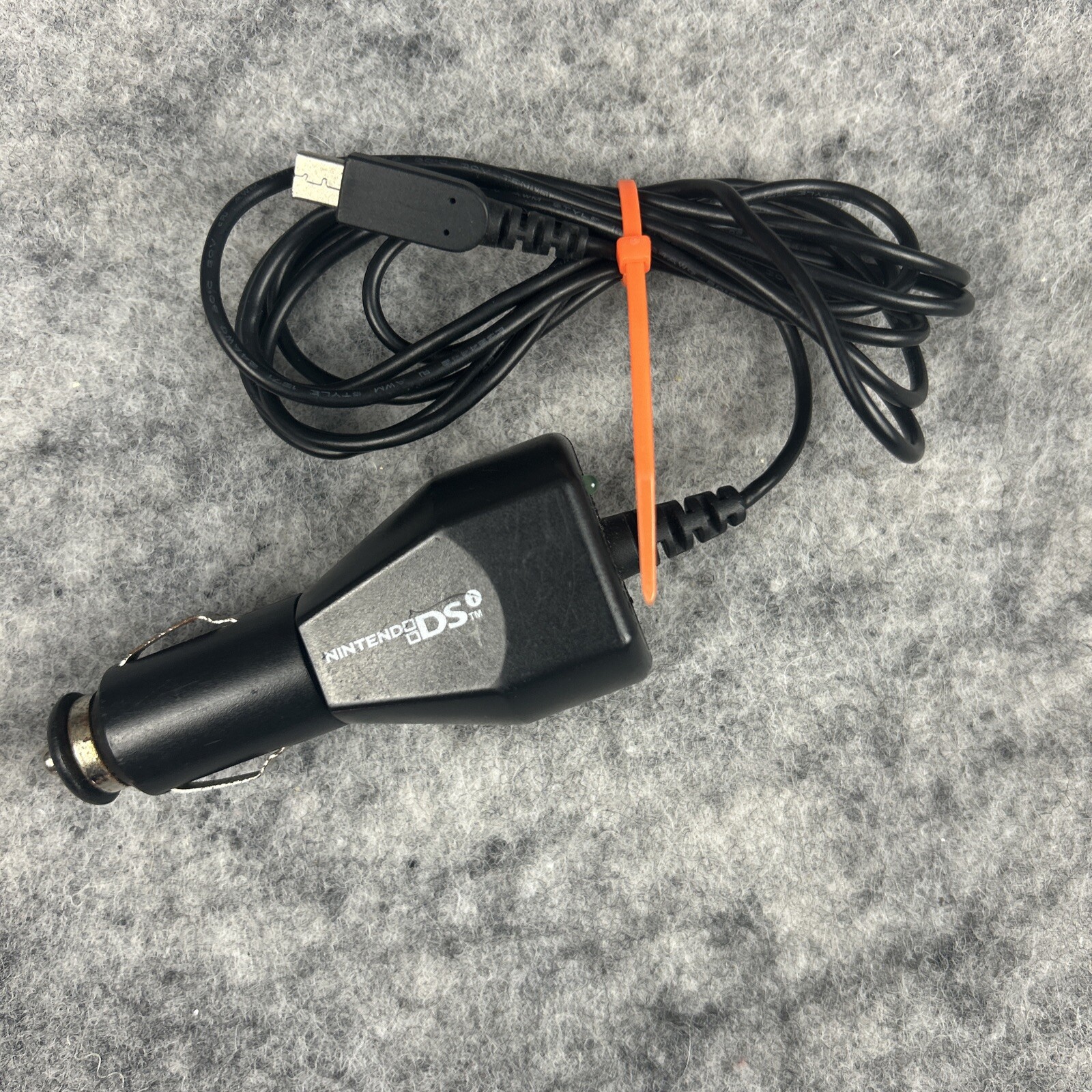 Original OEM Nintendo DSi 12 Volt DC Car Charger Power Cord