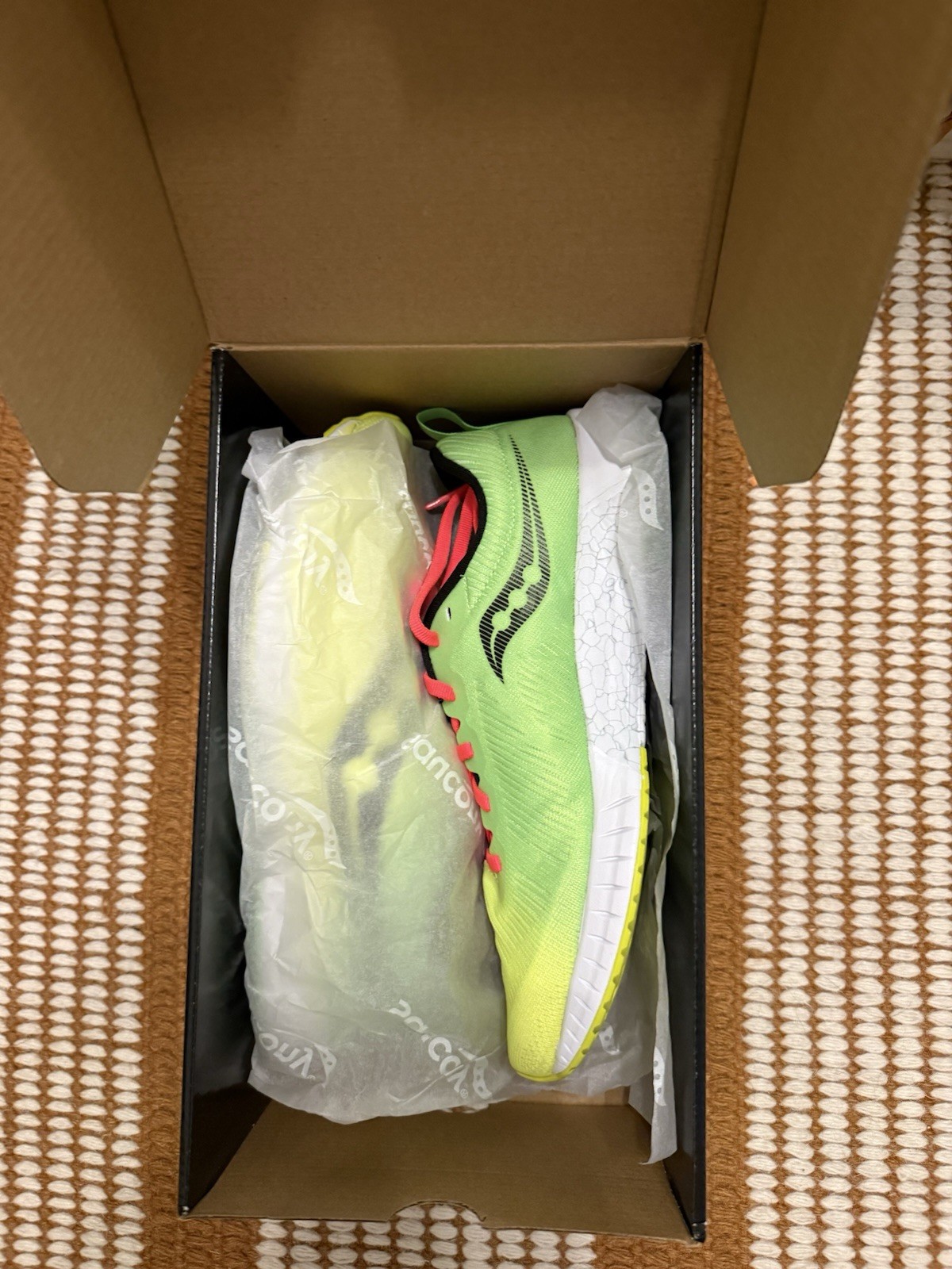 Saucony Fastwitch 9 Lightweight Breathable Running Shoes Citron US 9 Men