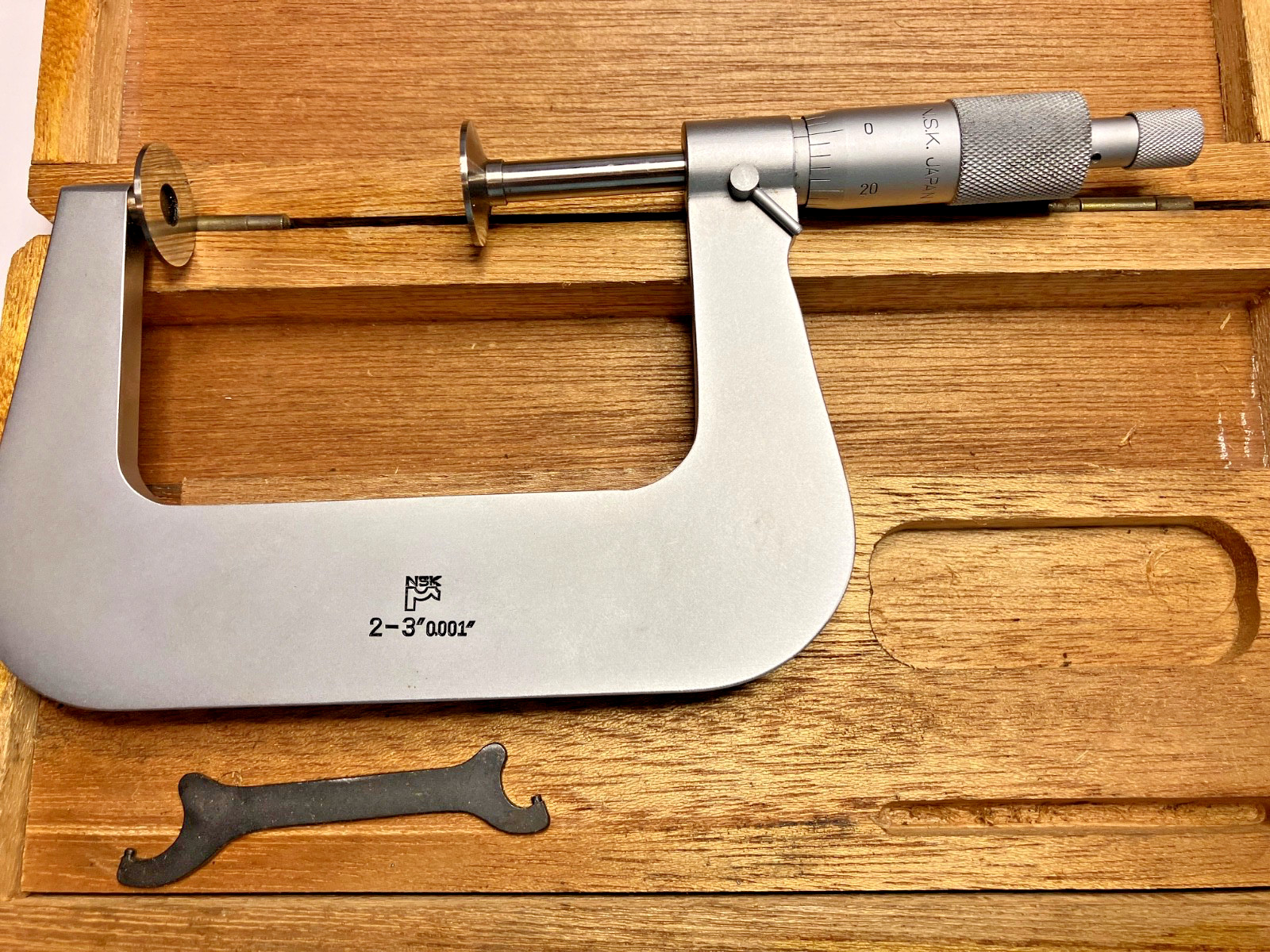 Preowned NSK Disc Micrometer.           (2-3") , in pristine condition/Accurate.