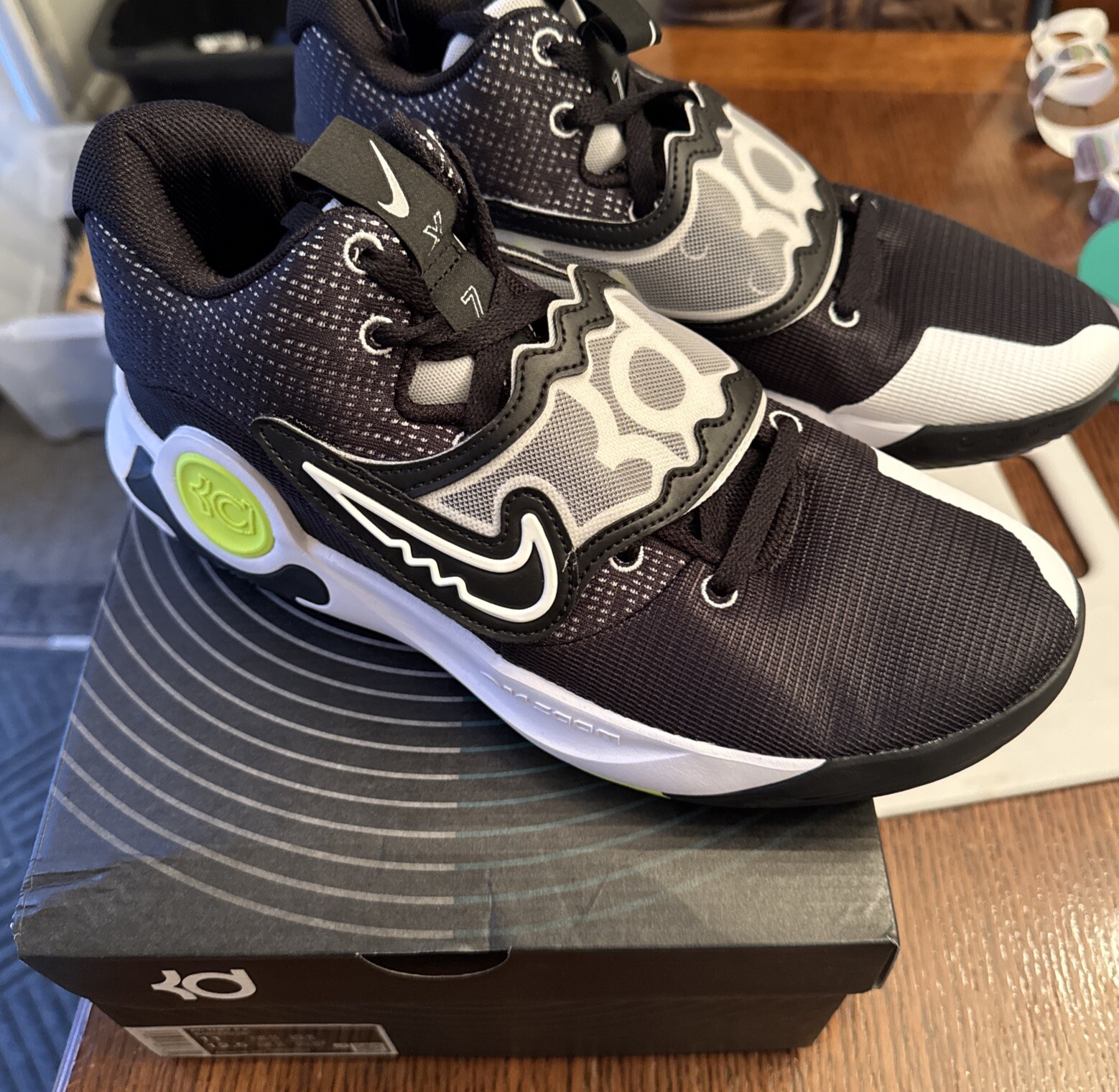 New Nike Mens KD Trey 5 X Basketball Shoes Black White Volt Size 11.5 K Durant