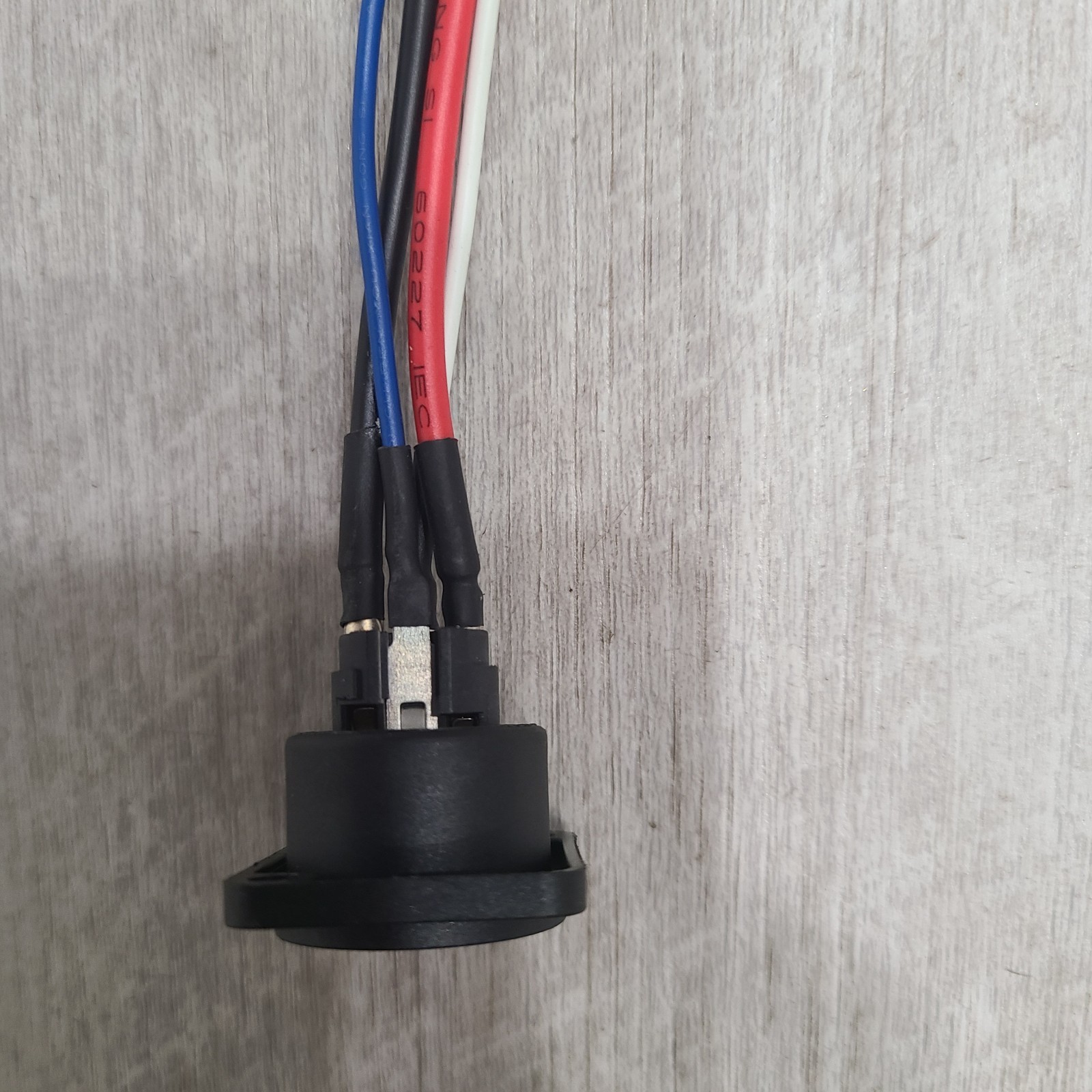 Connector Socket 3-Pin 4 Wire Charging Port for battary.