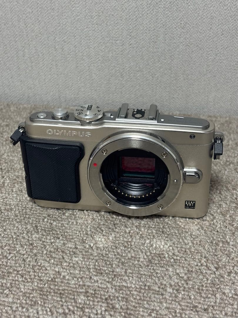 OLYMPUS E-PL5 Mirrorless Camera