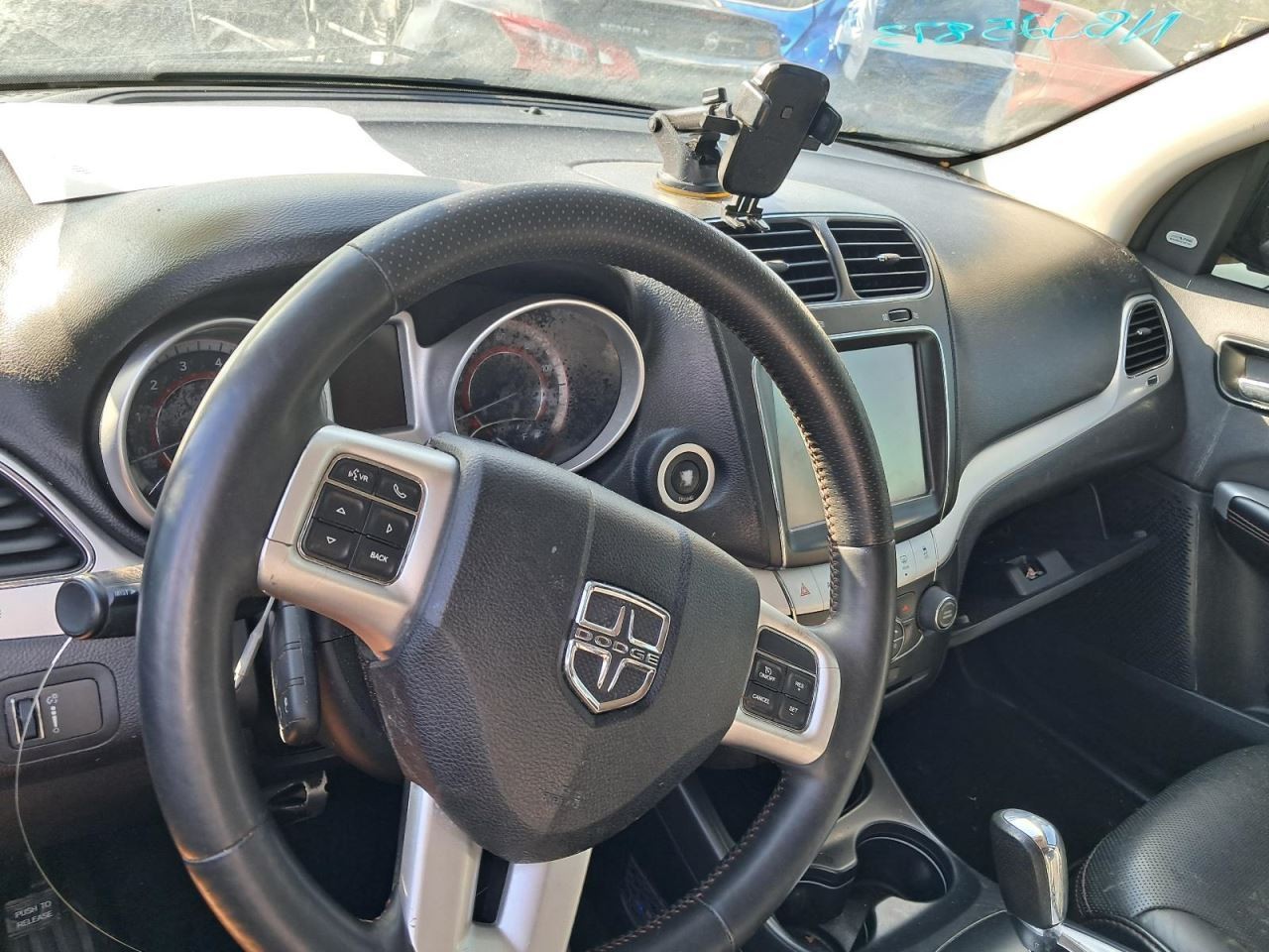 JOURNEY 2015 Glove Box 4837036