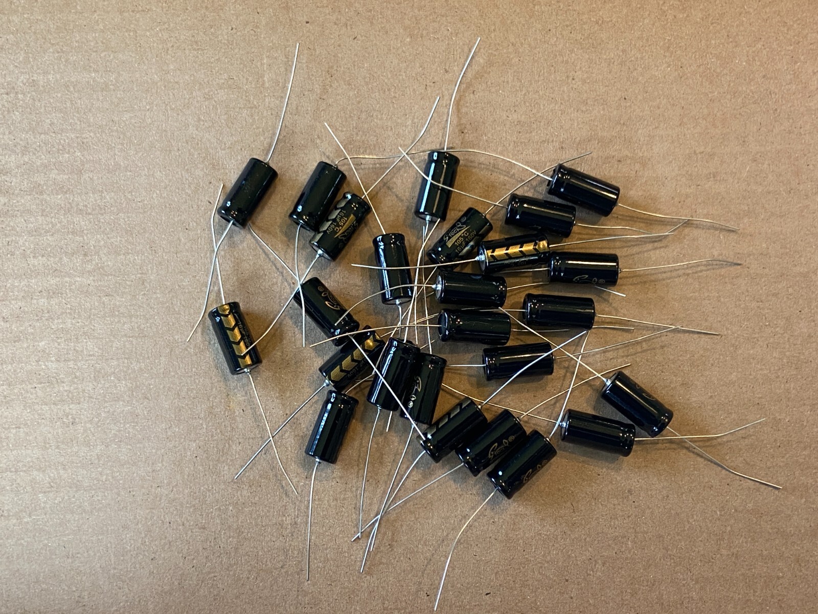 25 New 16 uf 160v Axial Capacitors Guitar Tube Amp & Radio Electrolytic (Qty)