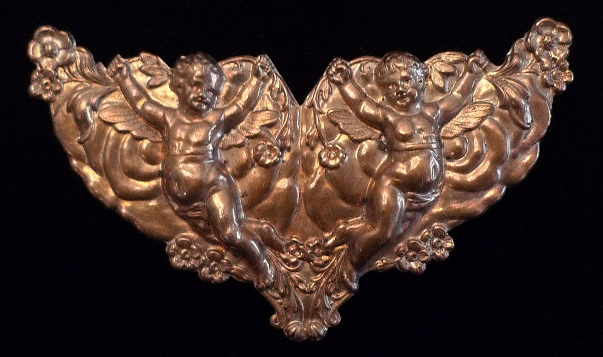 Cherubs Brooch Wonderful Patina Large Art Nouveau styled 3-1/2" Wide