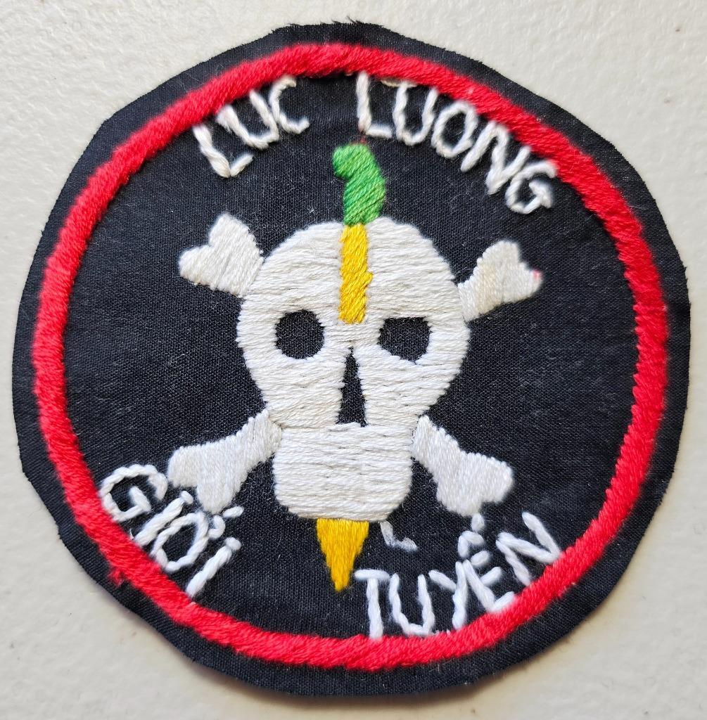 Vietnam Repro Patch:  LUC LUONG GIOI TUYEN