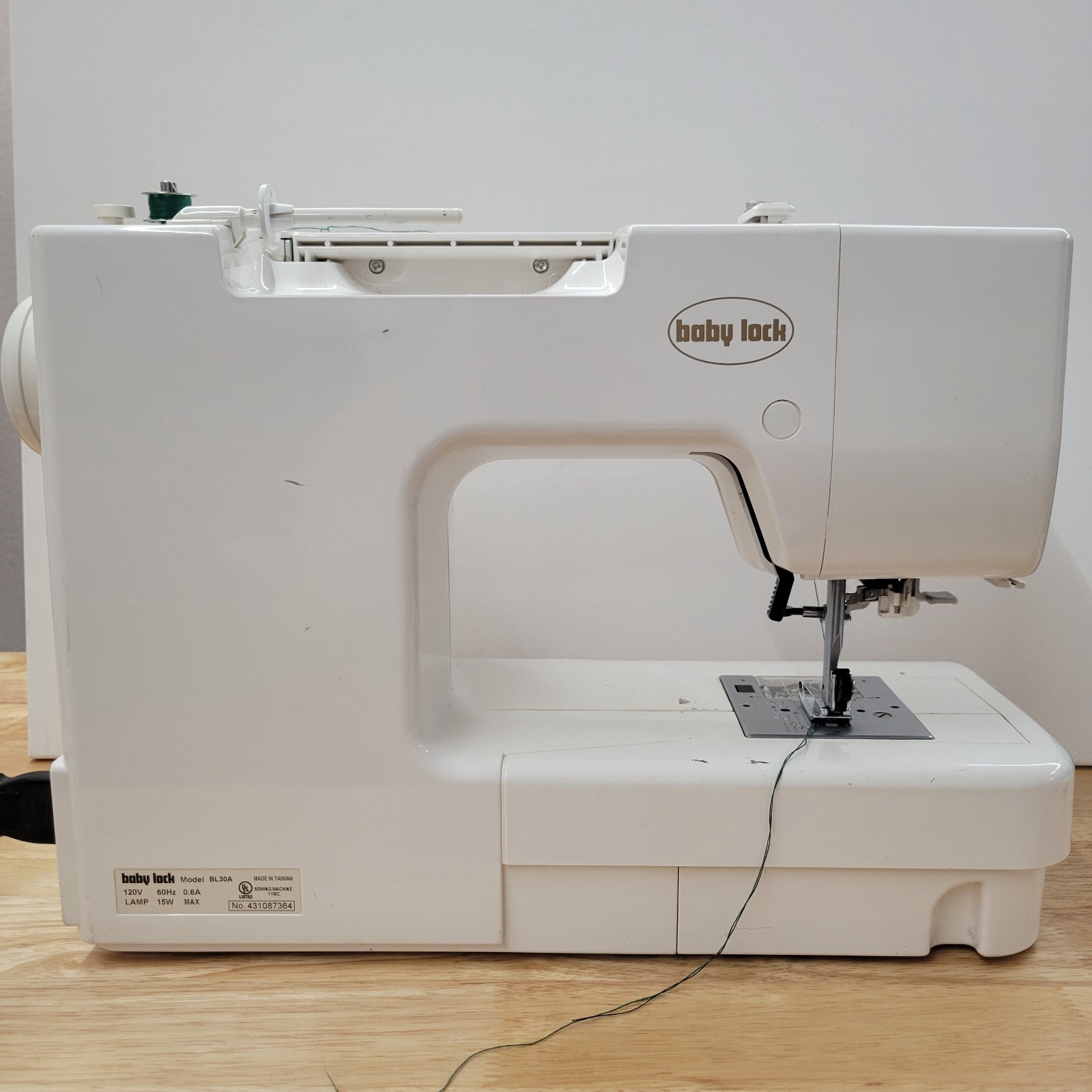 Baby Lock Molly BL30A Sewing Machine COMPLETE - Tested Working w/ Feet Kit Combo