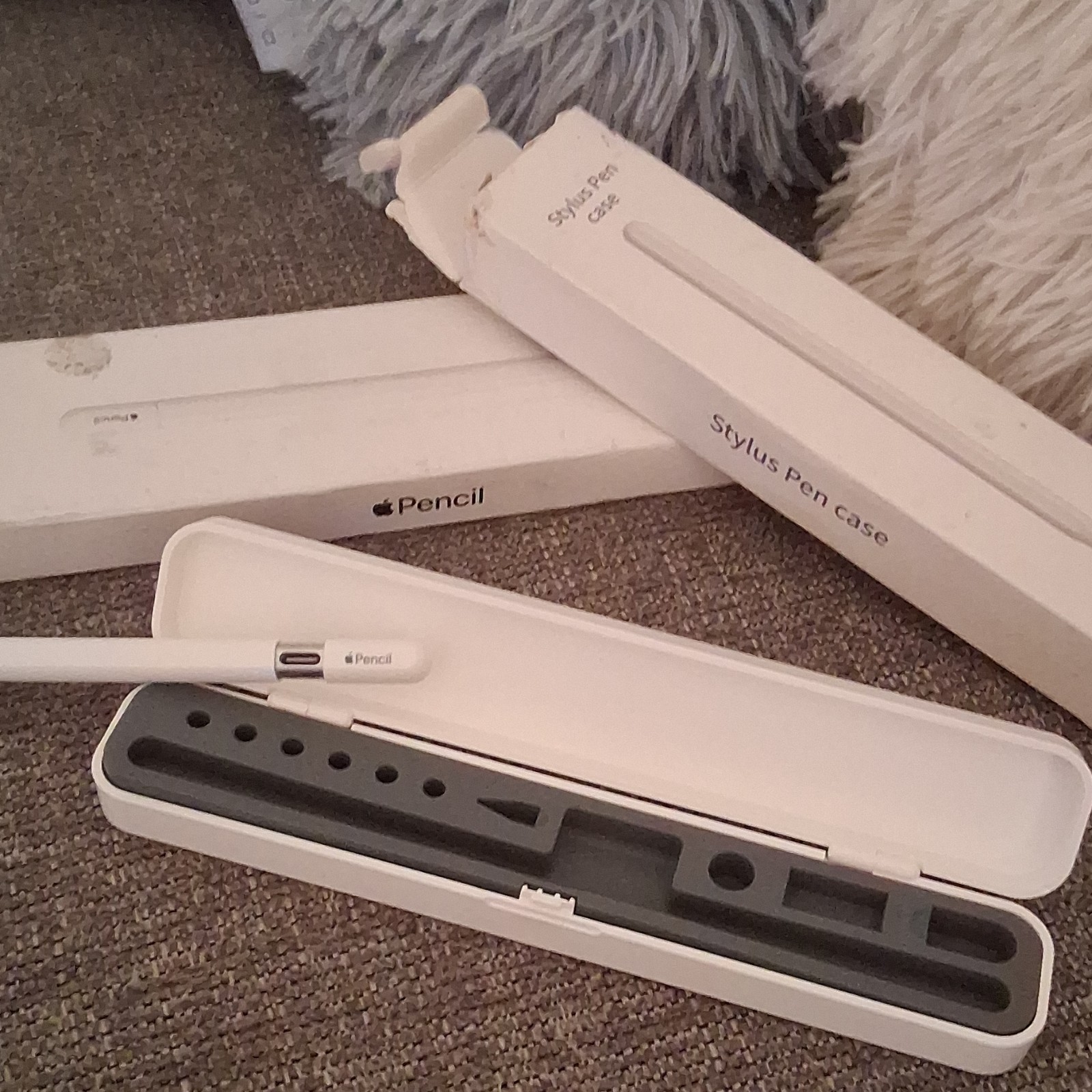 Apple Pencil Stylus White Rigid Plastic Case for Apple iPad Compatible Model