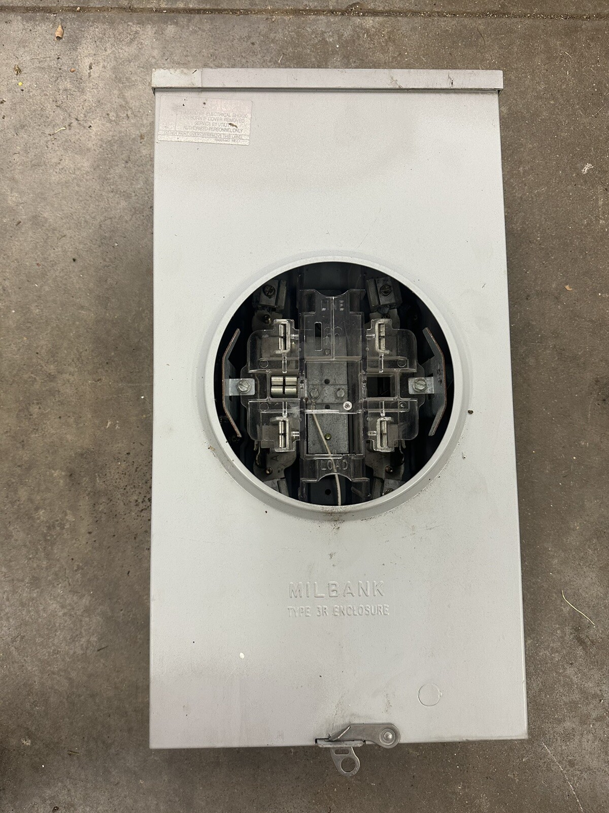 Milbank 757 Series, 125A, 600V, 1PH 3W, 5 Terminal W/ Bypass Meter Socket - Used