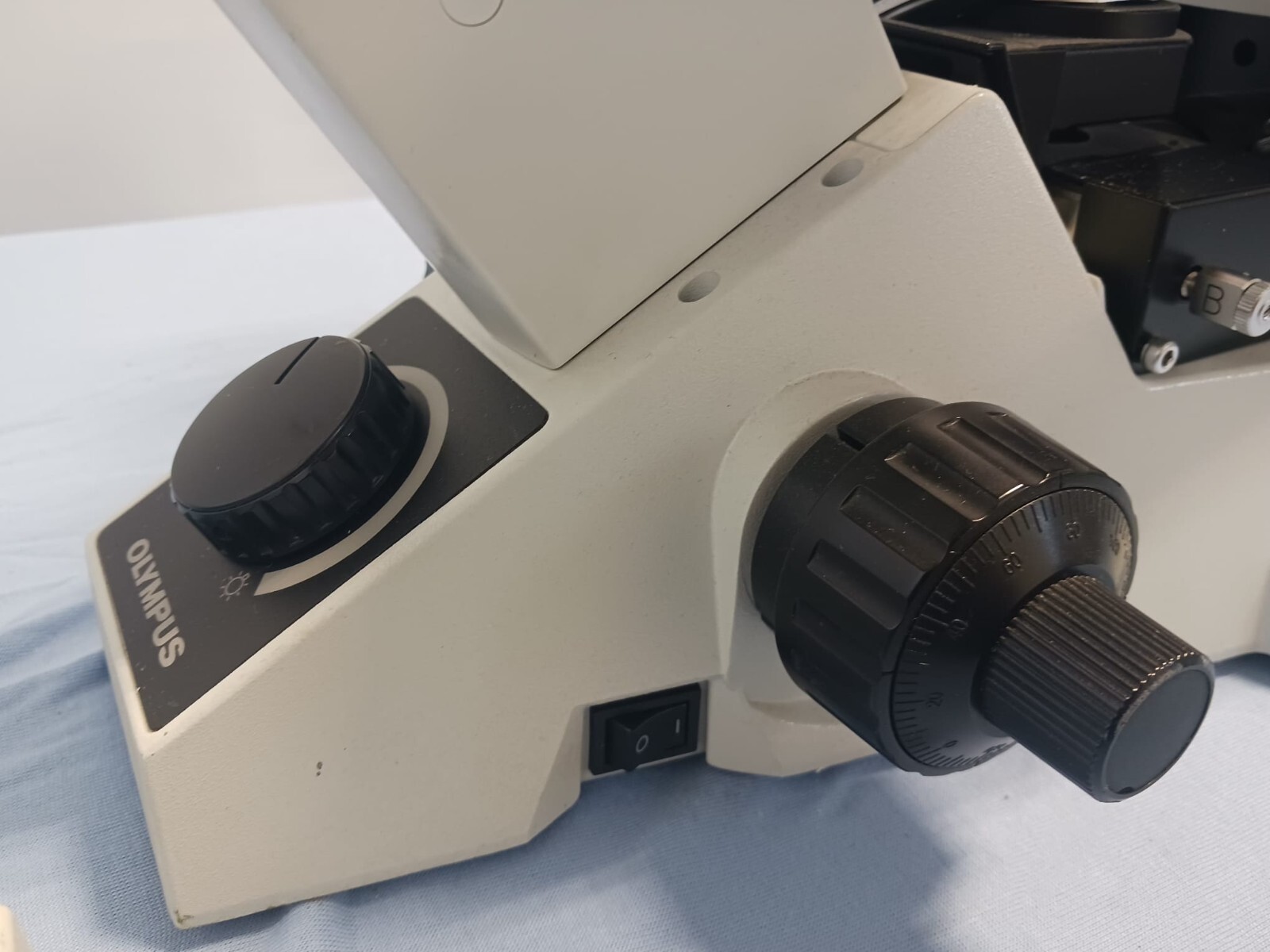 Olympus CK40-F100 Inverted Microscope w/ DP11-N Camera Control Unit 4X Objective