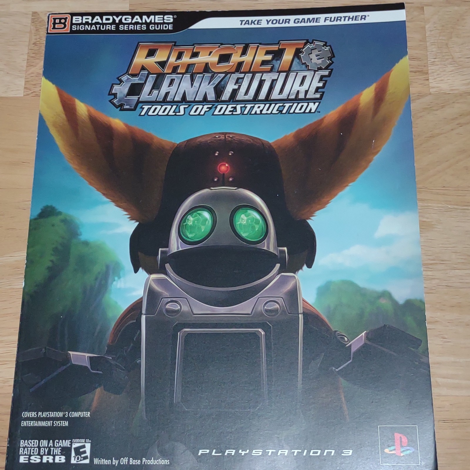 BradyGames Ratchet & Clank Future: Tools of Destruction Strategy Guide w/ Poster