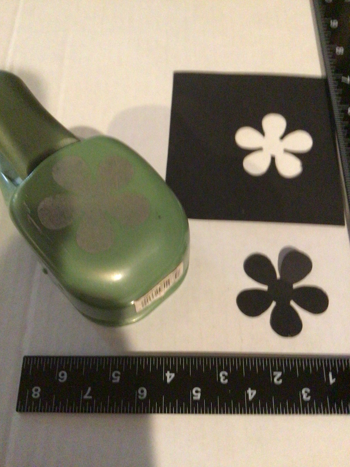 EK Success Paper Shapers Retro Flower Large Craft Punch PSPWP06 Green 2 Inch