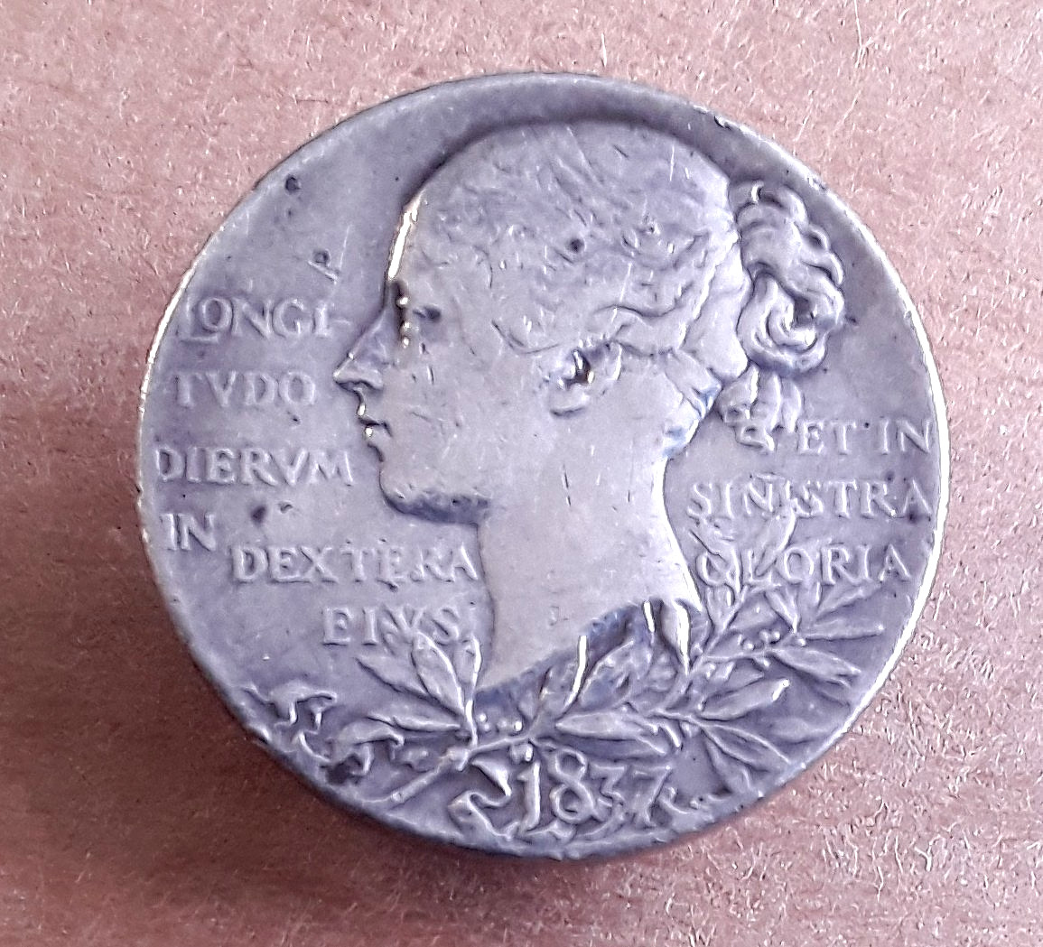 1837 - 1897 UK SILVER 925 9.5g 26mm 60th YEAR AS "QUEEN" VICTORIA JUBILEE MEDAL