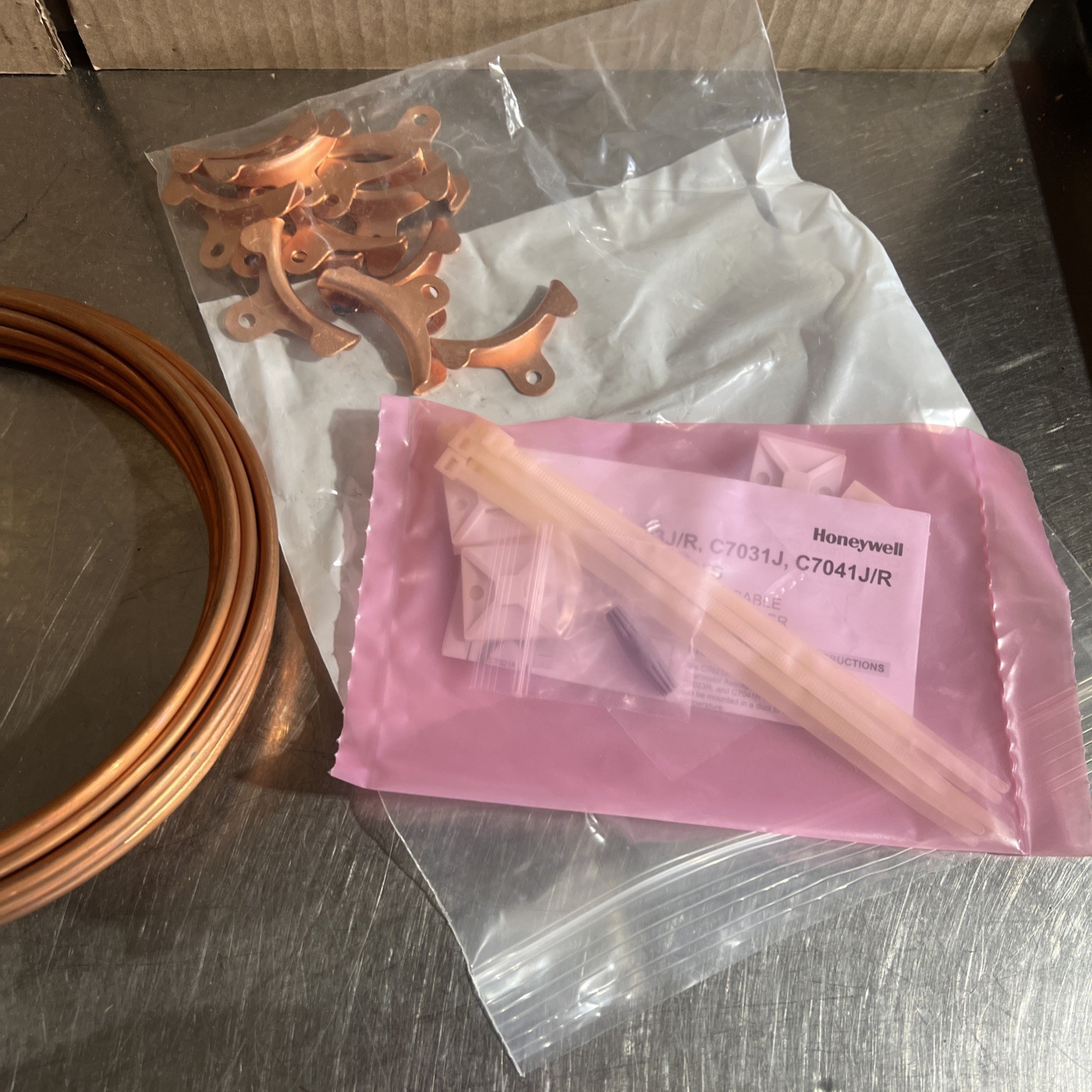 Honeywell C7041R2018 Averaging Sensor Nos Surplus