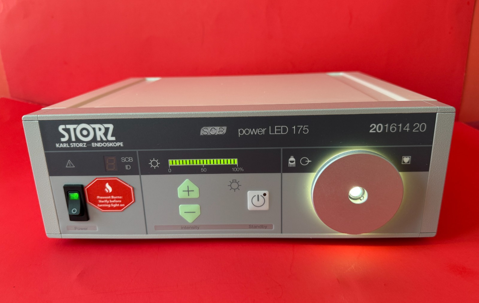 KARL STORZ 175 Watt LED Light Source comes with Power cord
