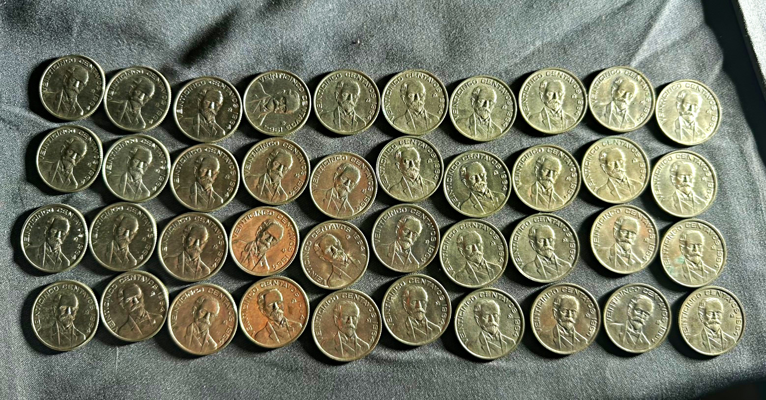40 Mexico 1954 25 Centavos Copper-Nickel Coin Lot KM#438 Mo Mint Mark