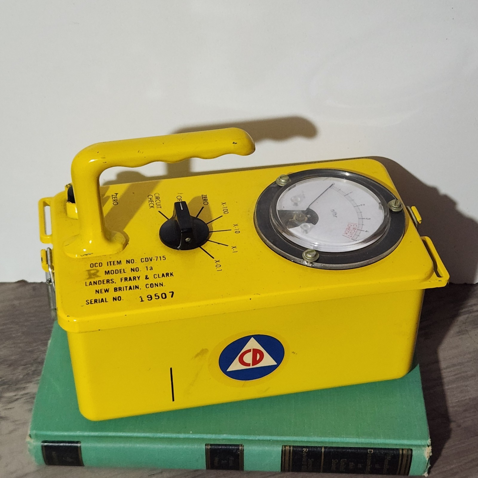 Vintage Landers Frary & Clark Survey Radiation Meter NO. 1a CDV-715 Untested