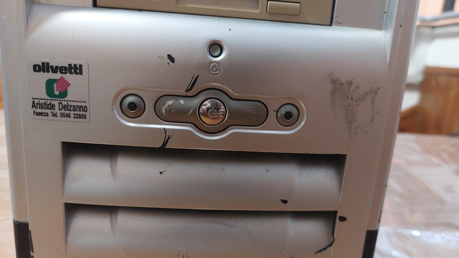 OLIVETTI PENTIUM 4 RETRO VINTAGE PC