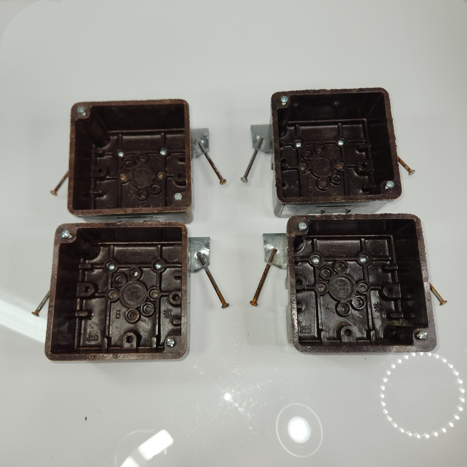 T&B 4000-N02  4" Square Switch/Out Union Box With N-Bracket NOS
