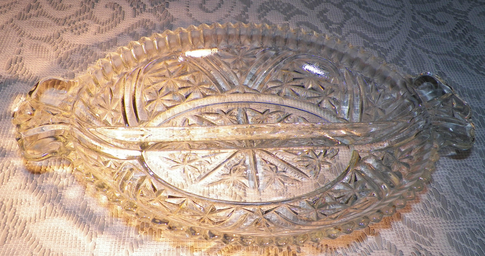 Vintage ANCHOR HOCKING GLASS Thousand Line Stars & Bars Handled Relish Dish