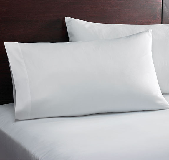 (TWO) WHITE STD 32" x 20" PILLOWCASES 55%COT/45%POLY T180 FITS 20" x 26" PILLOWS