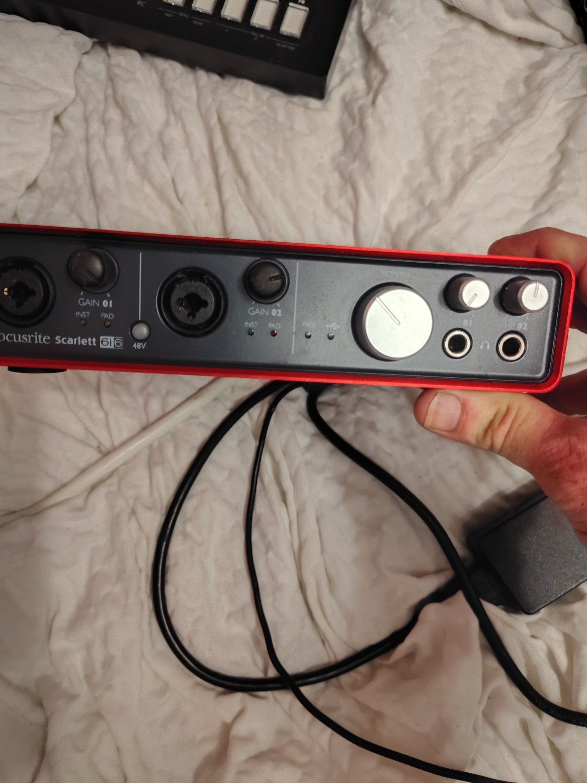 Focusrite Scarlett 6i6 1st Gen –Powers On –USB Not Working –No Adapter –AS‑IS