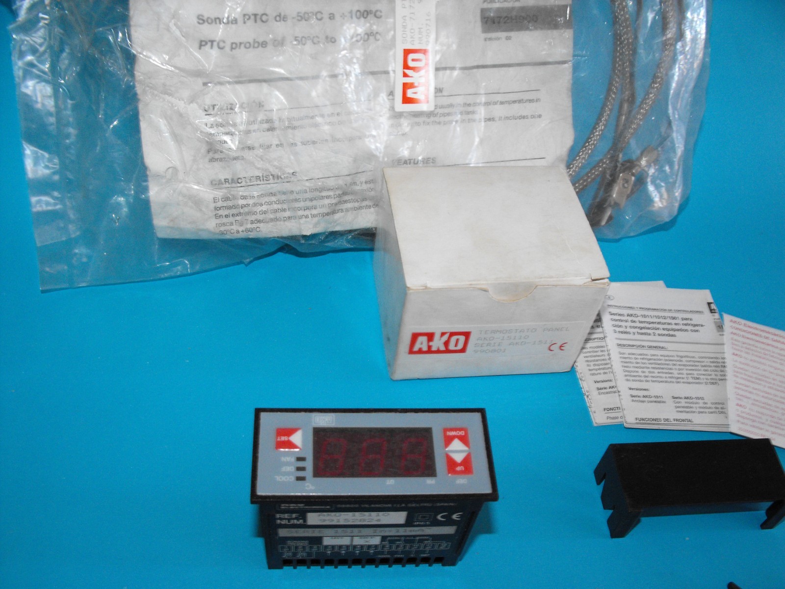 AKO-15110+AKO-71729.DIGITAL TEMPERATURE CONTROLLER.+PTC.-50/+100.NEW