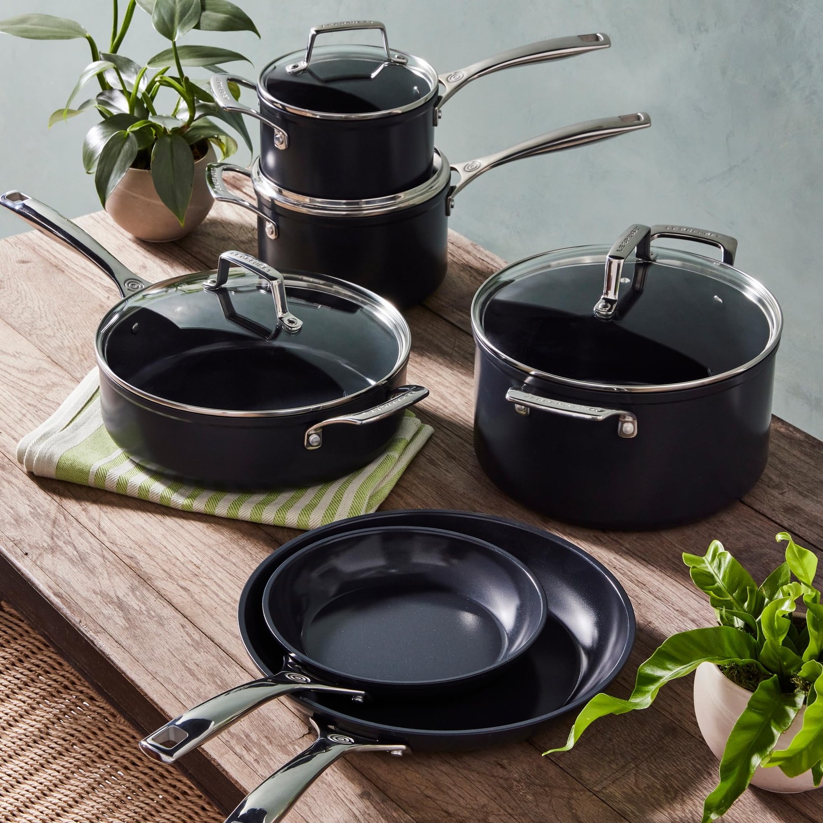 Le Creuset Authentic Essential Non Stick Ceramic 8 Frying Pan