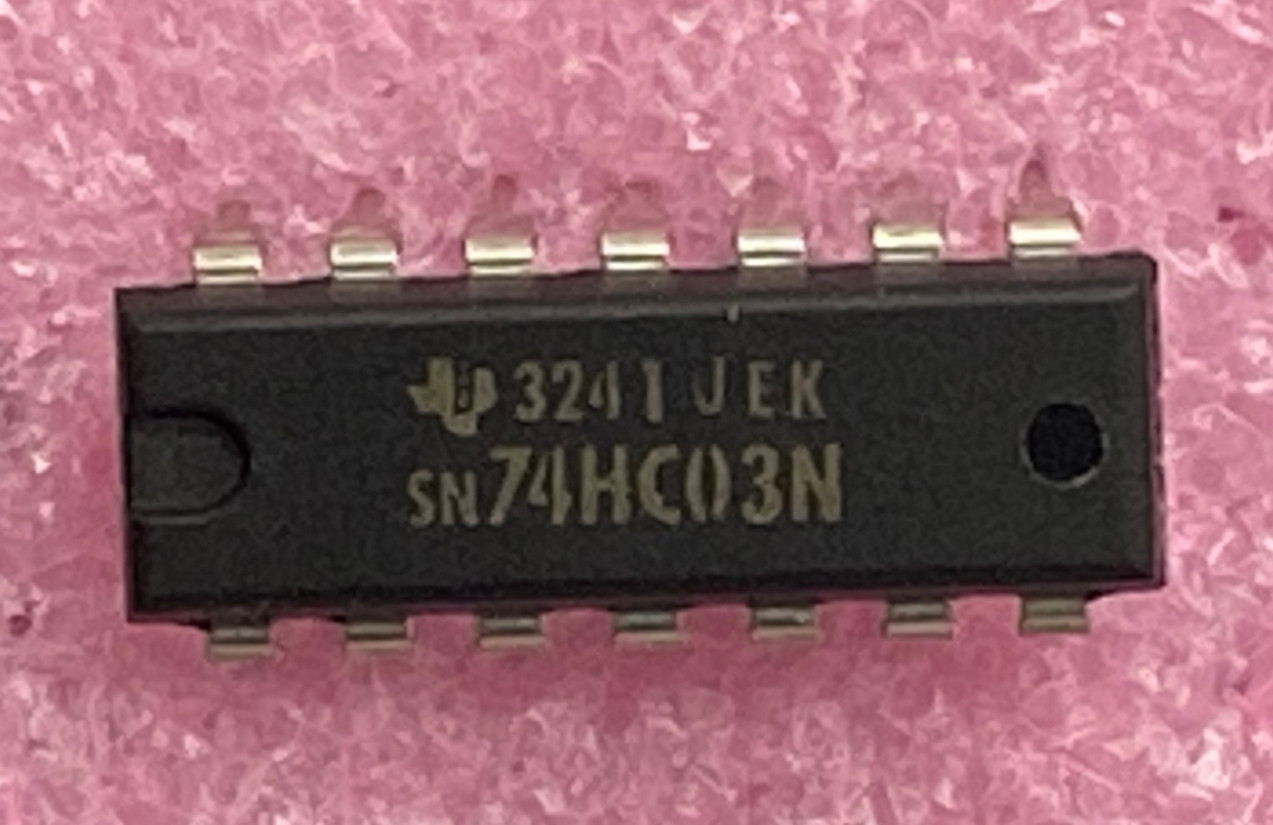 Texas Instruments SN74HC03N 4-Ch, 2-input NAND Gates O/Drain Integrated Circuit