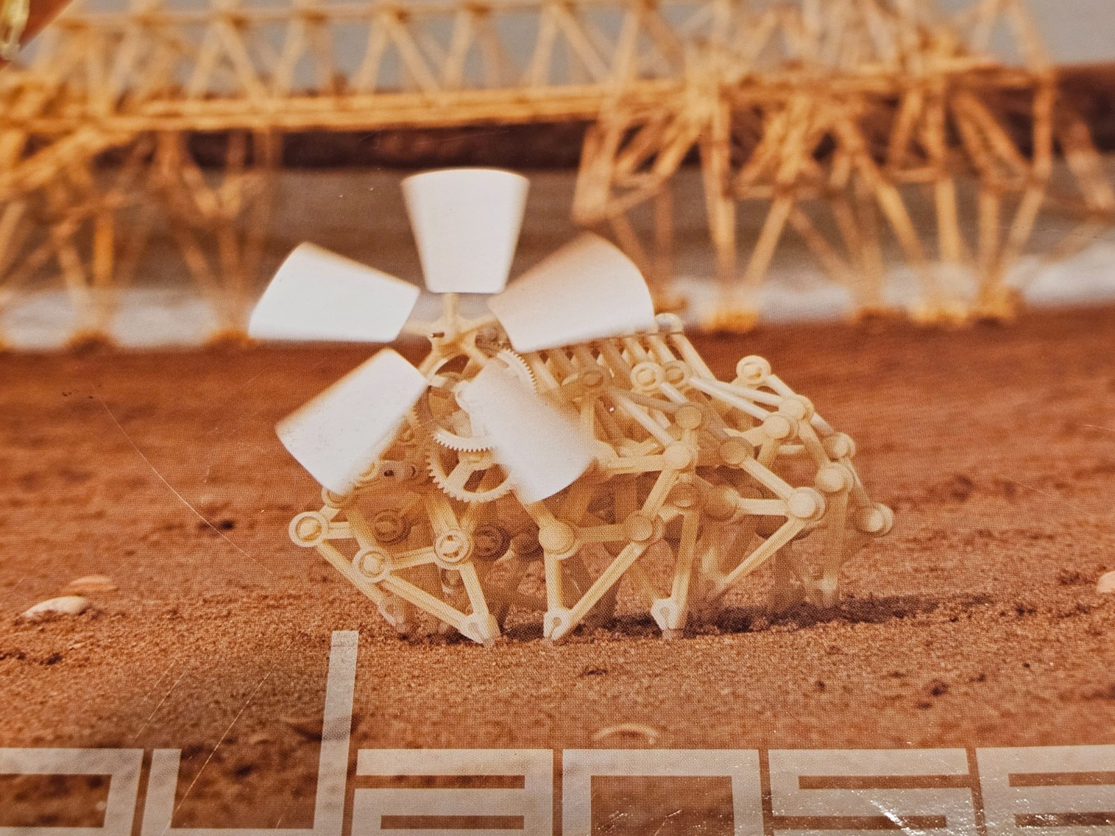 Jr. Scientist Series Create Wind-Walking Artificial Life Strandbees Model Kit