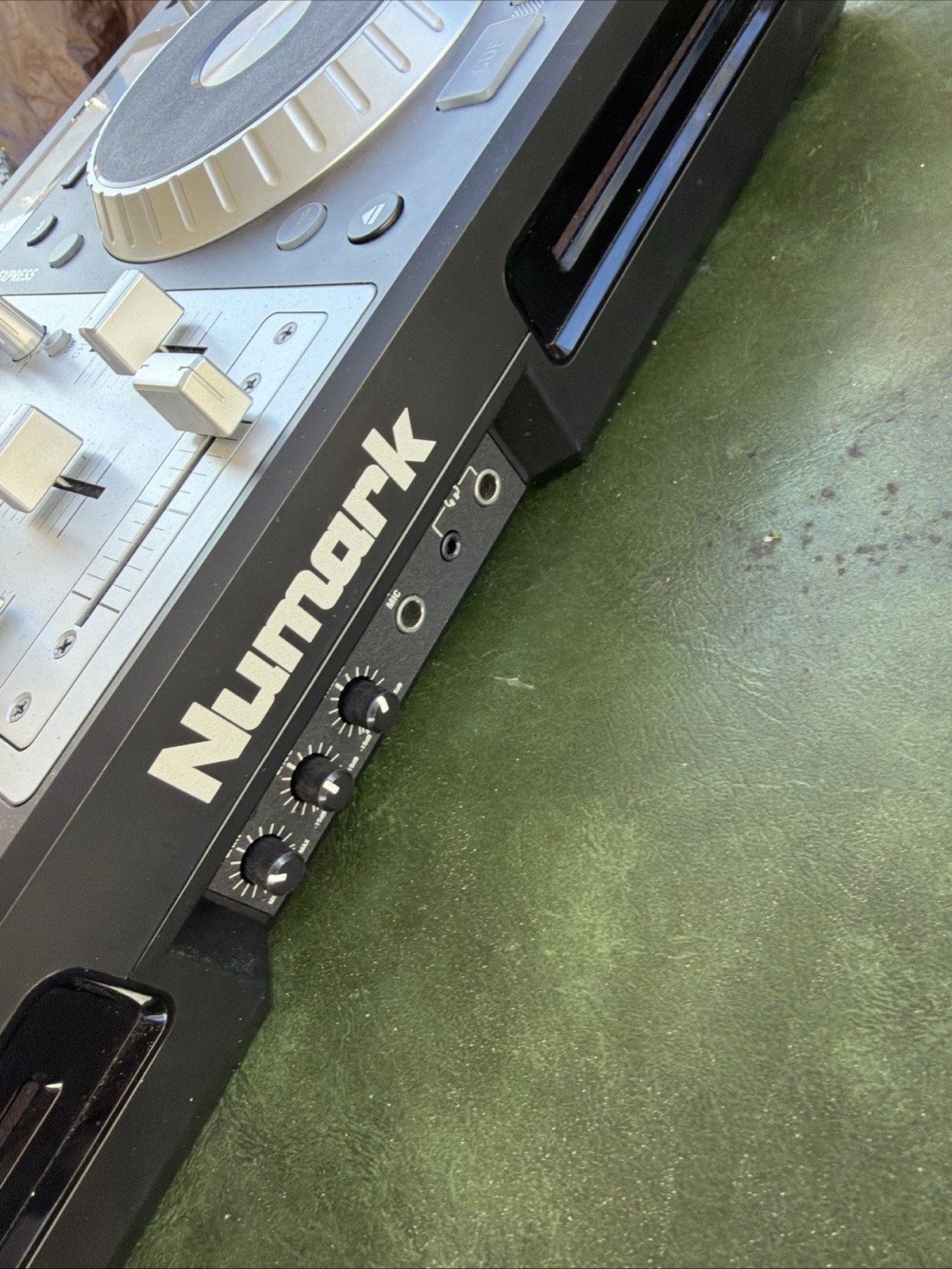Numark Mixdeck Express Double Deck DJ Controller, USB, CD, MP3, Filter