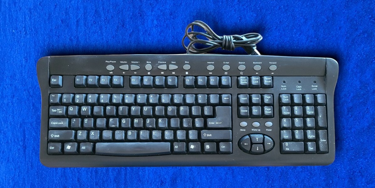 DESIGNER MultiI-Media KEYBOARD USB KB - 558 Black. Pre-owned condition.