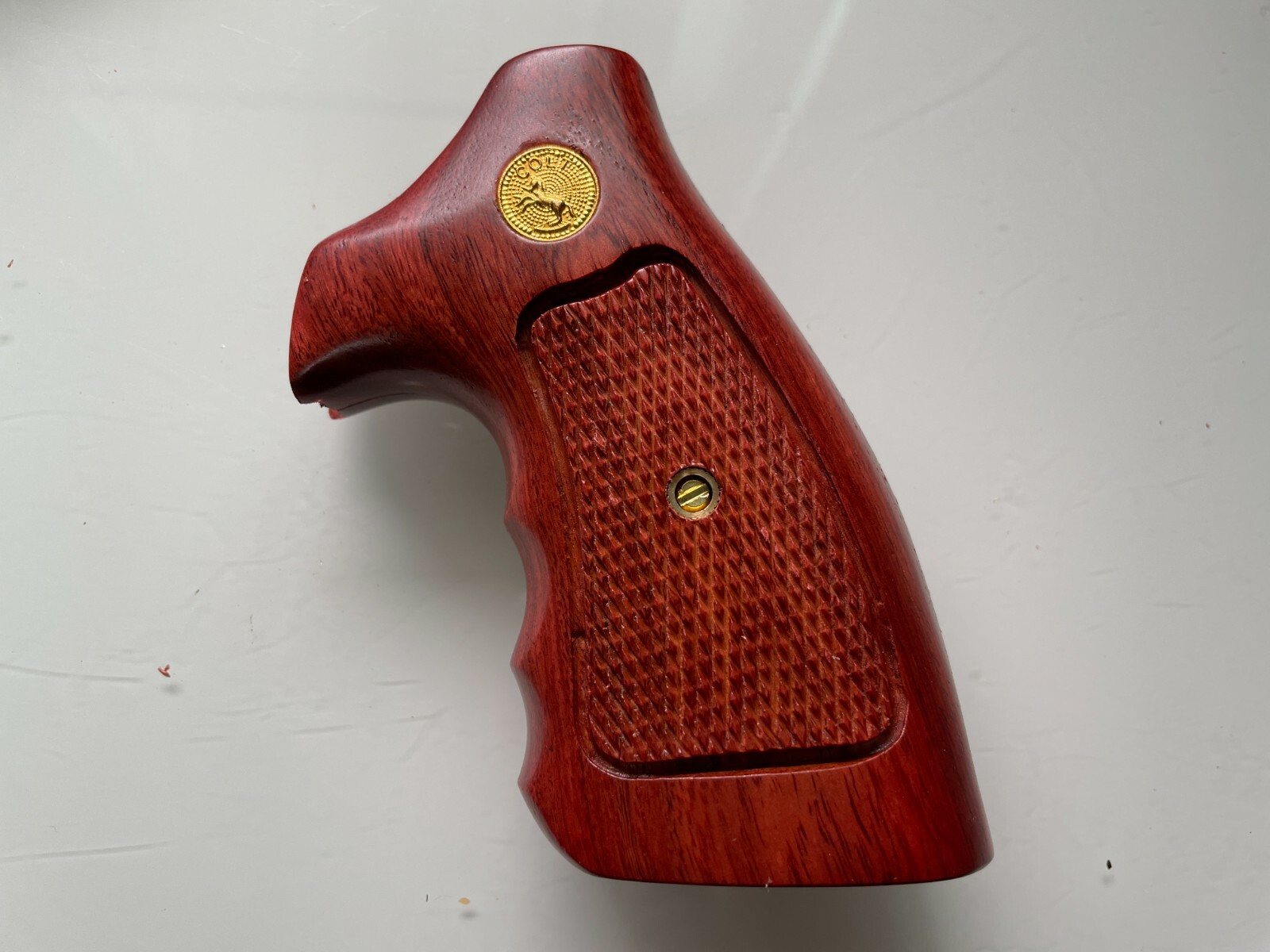 New Grip For Colt Python grips (I, E fr ame), Checkered Hard wood gold medallion