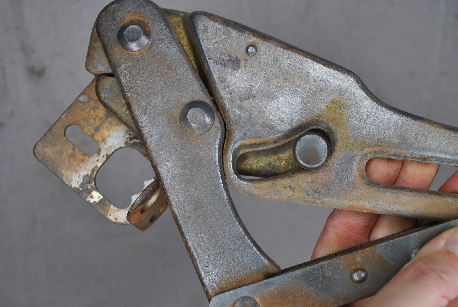 KLEIN TOOL PULLING GRIP 1659 40H cable puller tool lineman tool